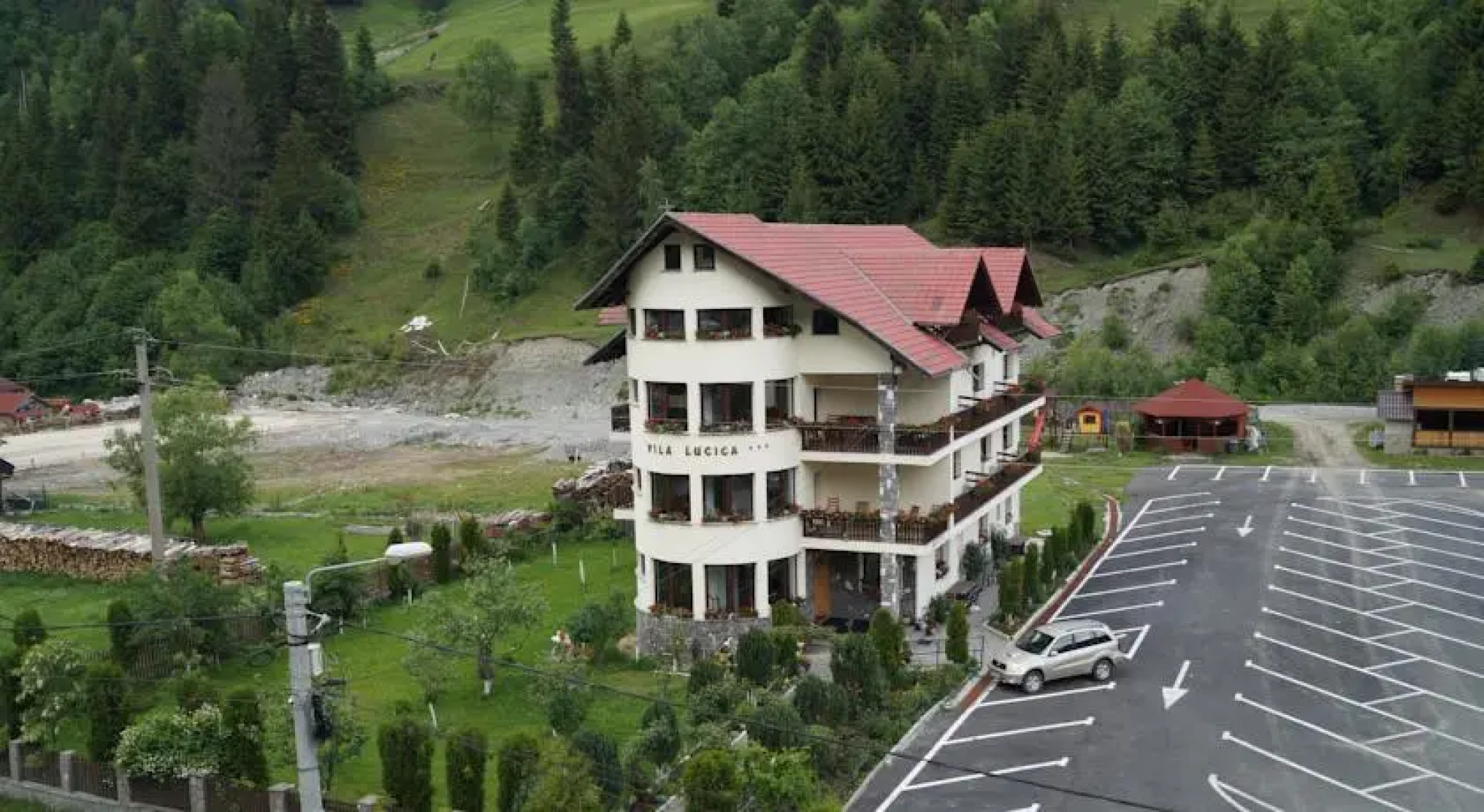 Complex Craiasa - Vila Lucica