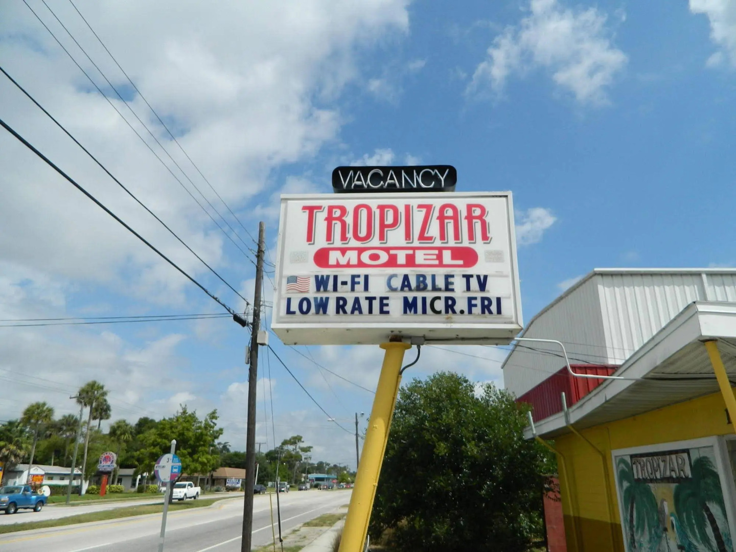Tropizar Motel