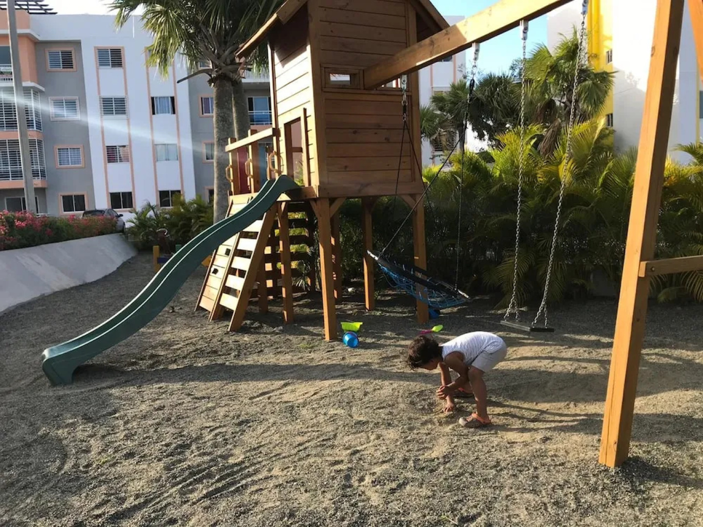 Tropical Condo BBQ Pool 5min to Airport