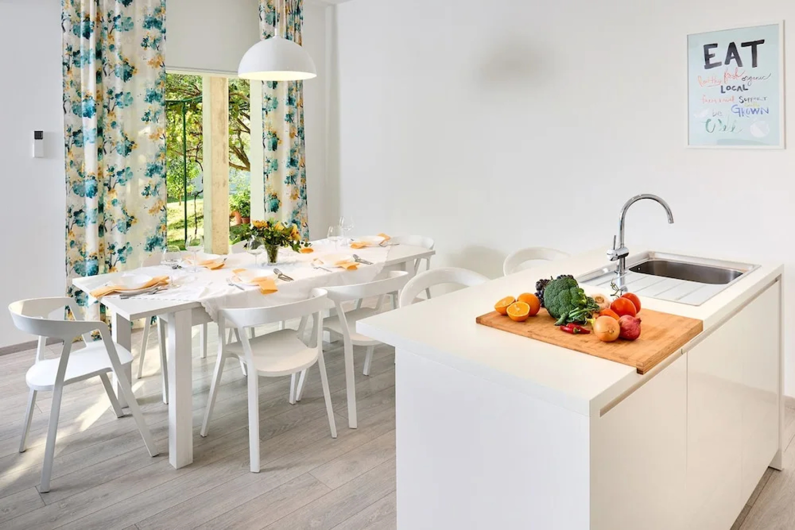 Luxury apartment with private pool Queen Helena