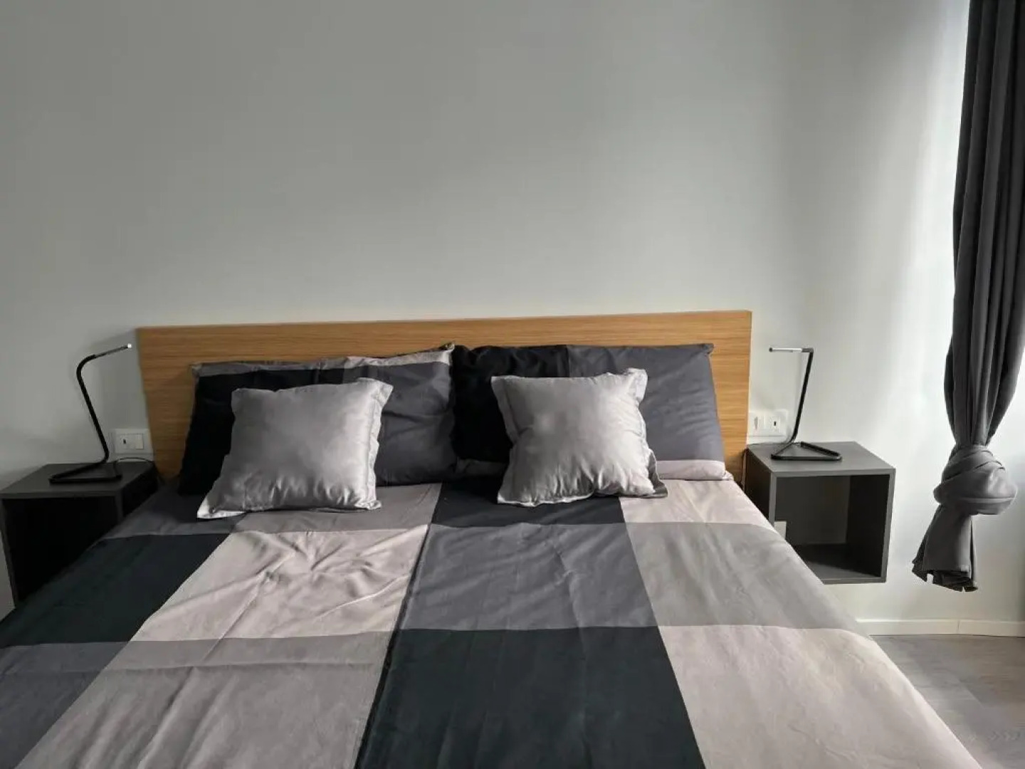 Central Corner House