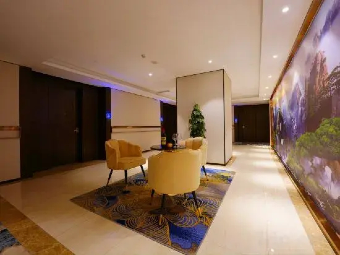 Zhouhao Holiday Hotel