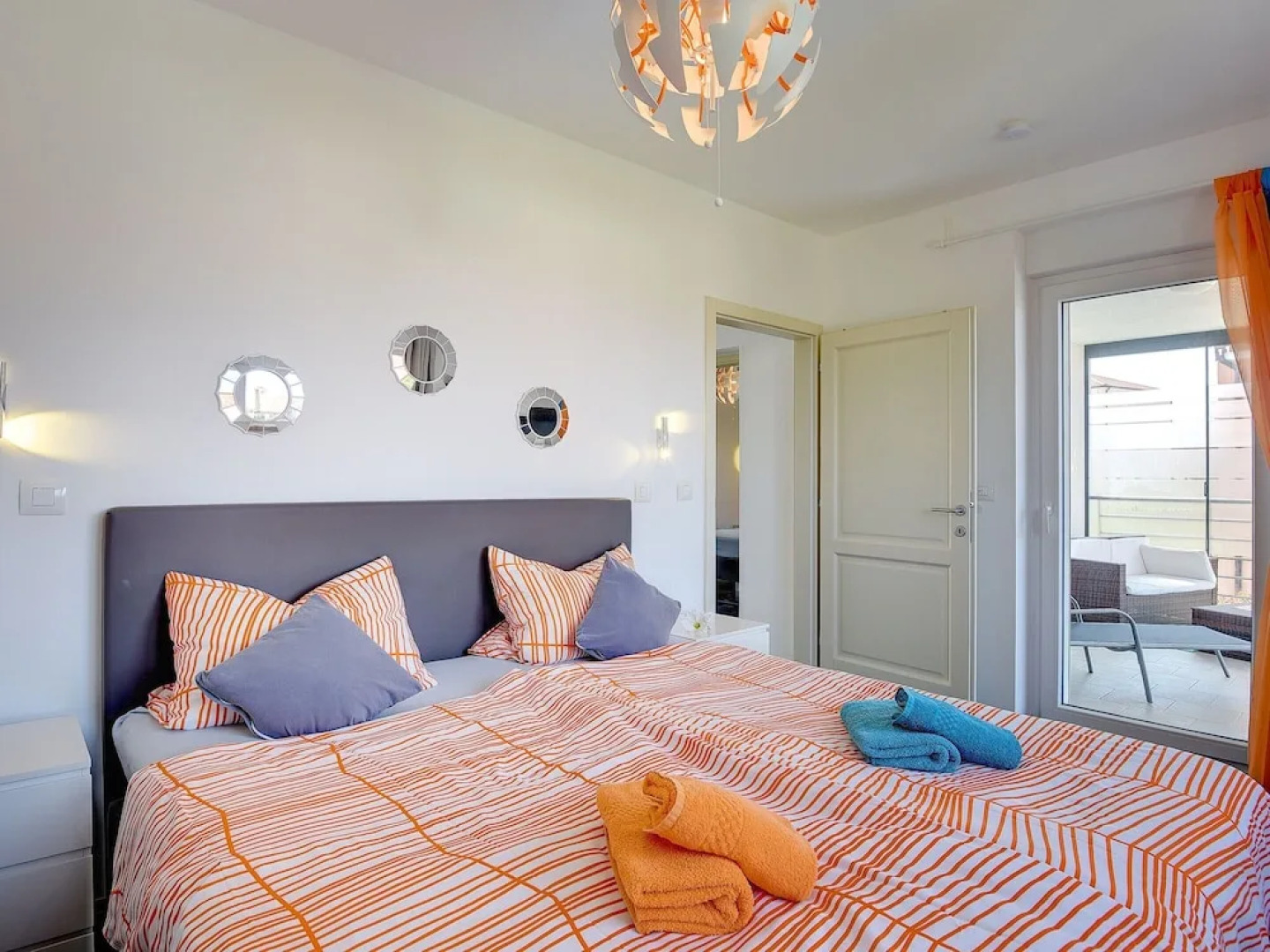 Modern Holiday Home in Novigrad With Pool