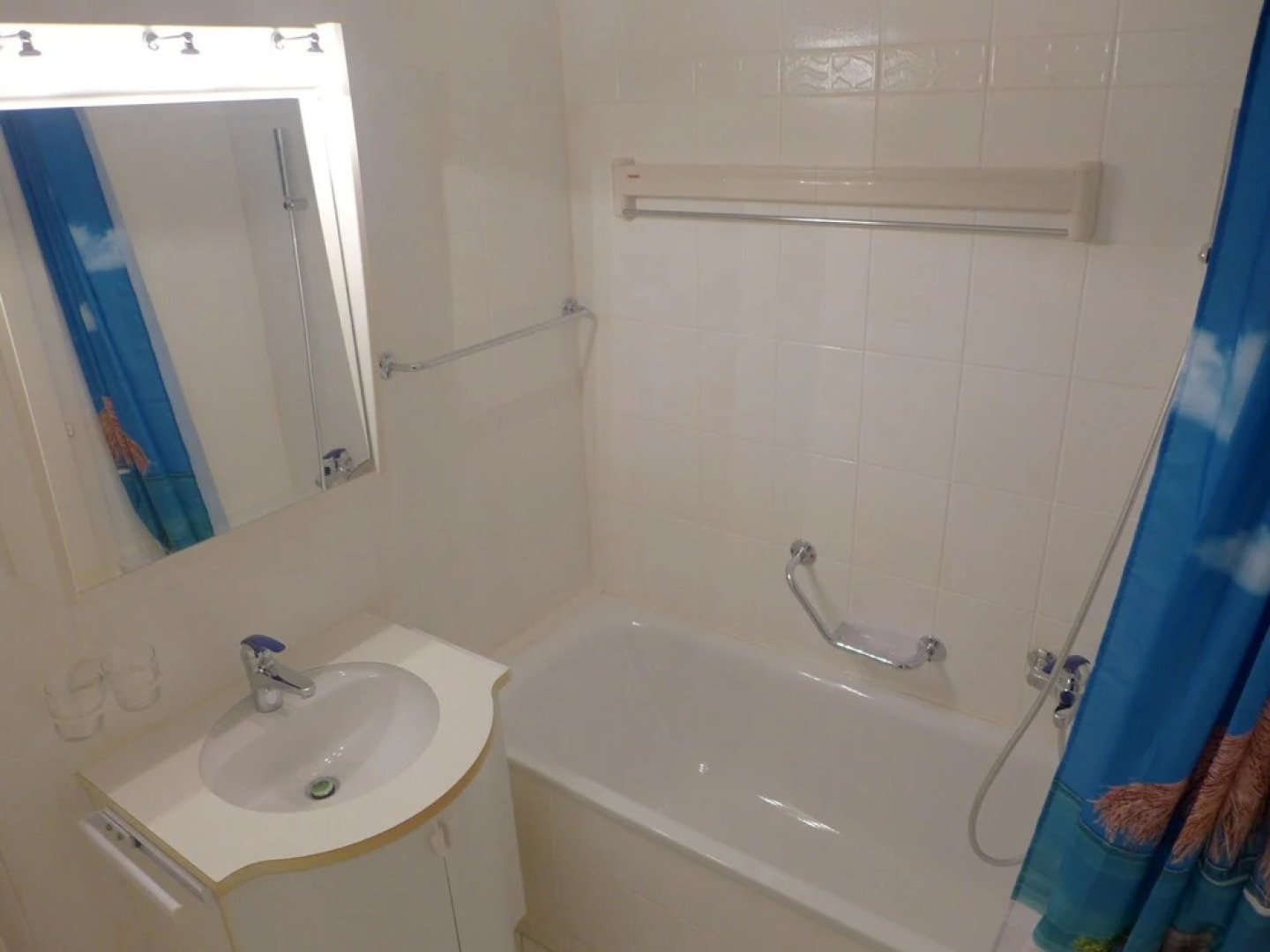 Eperon Lens in Lens With 1 Bedrooms and 1 5 Bathrooms