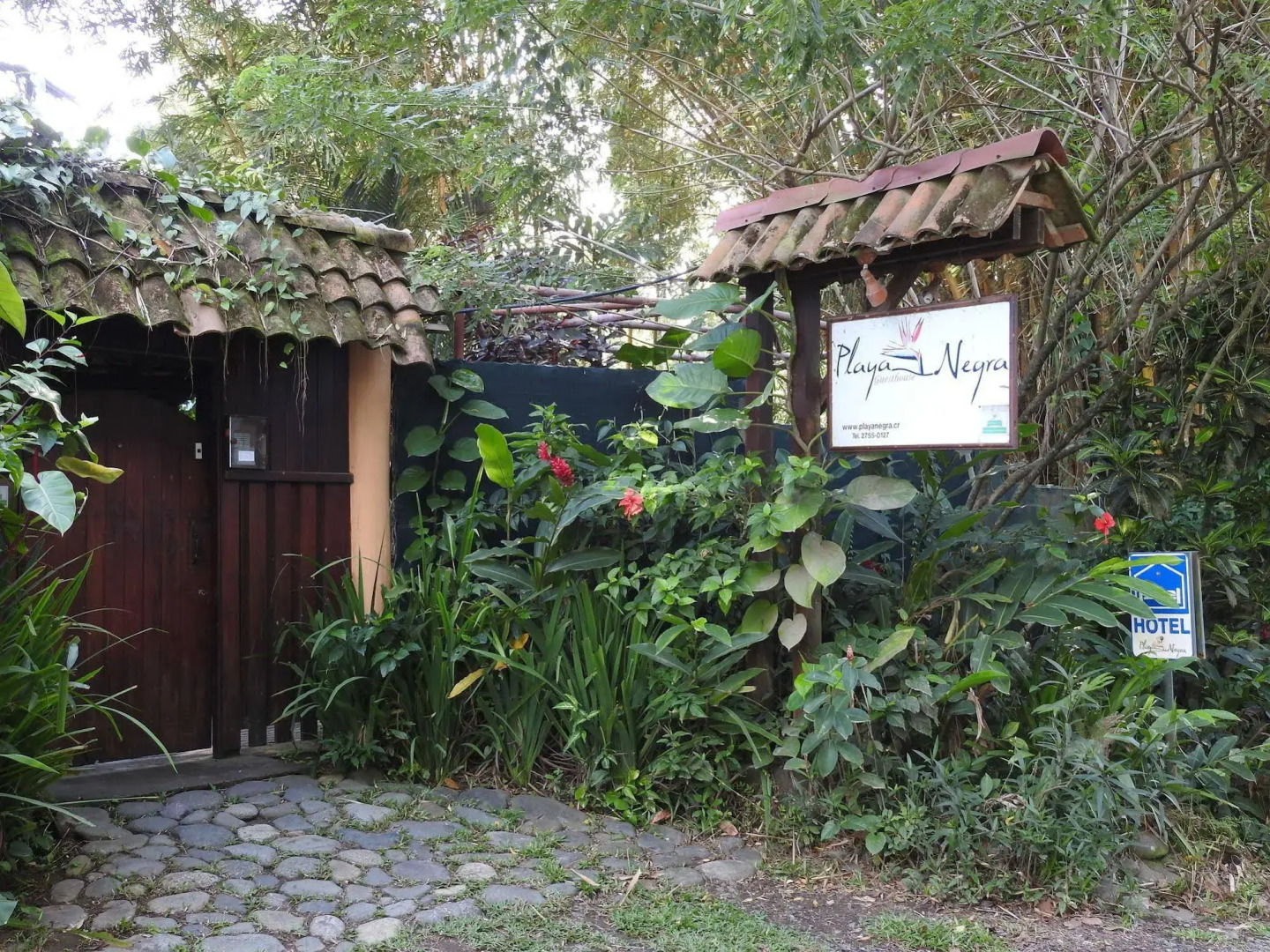 Playa Negra Guesthouse