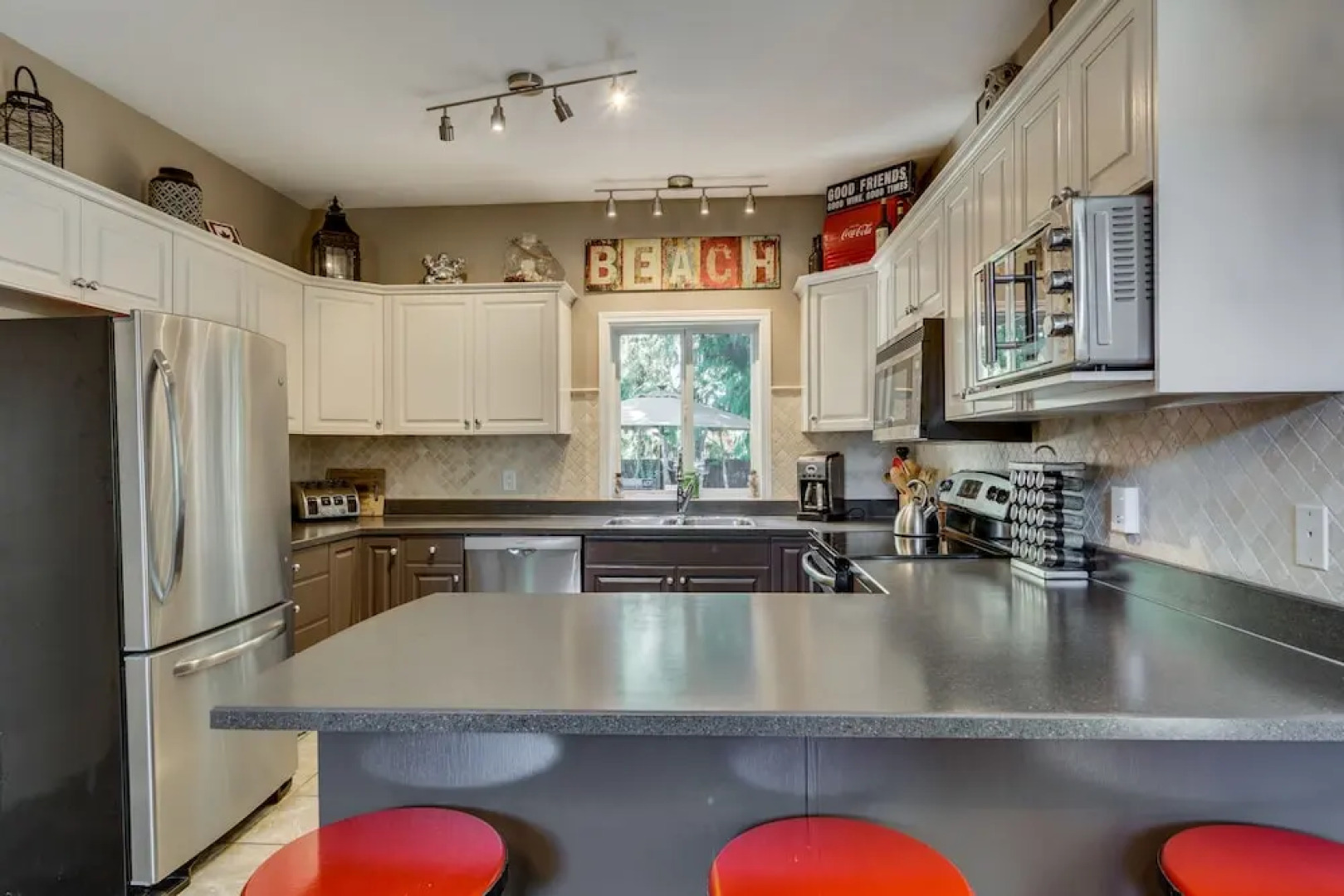 Boyce-Gyro Beach Bed and Breakfast