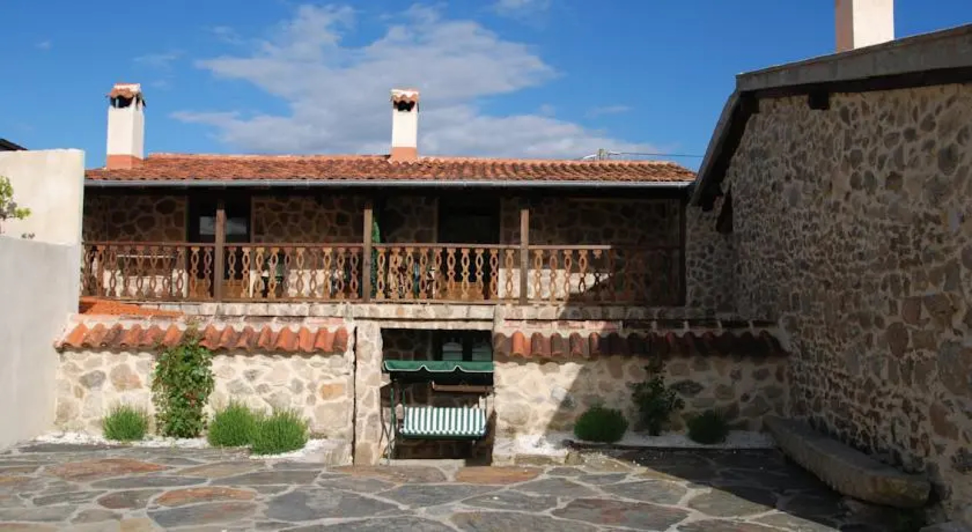 Apartamentos Aira Sacra