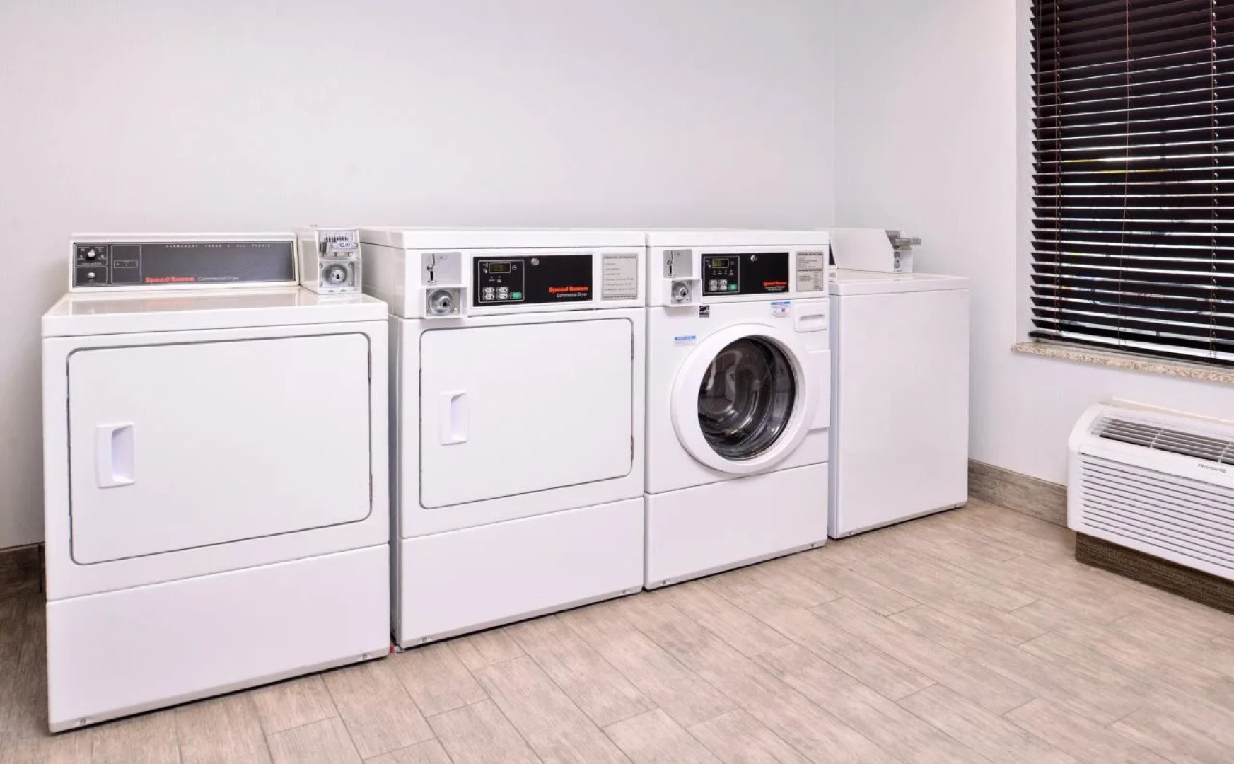 Holiday Inn Express Hotel & Suites Emporia Northwest by IHG