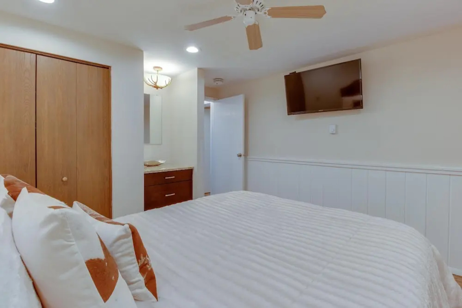 Three Seasons Condominiums