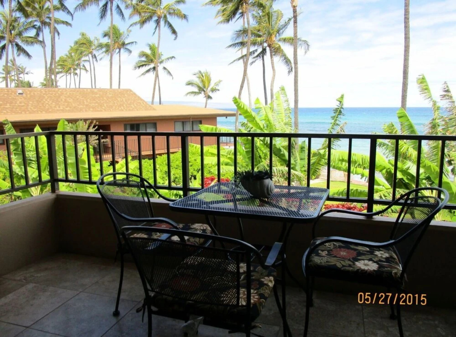 Paki Maui 207 by RedAwning