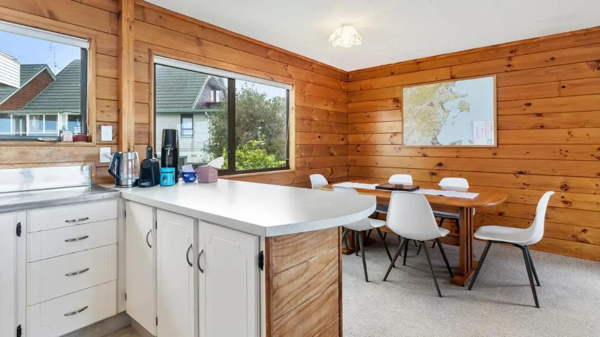 Jade Parrot - Snells Beach Holiday Home
