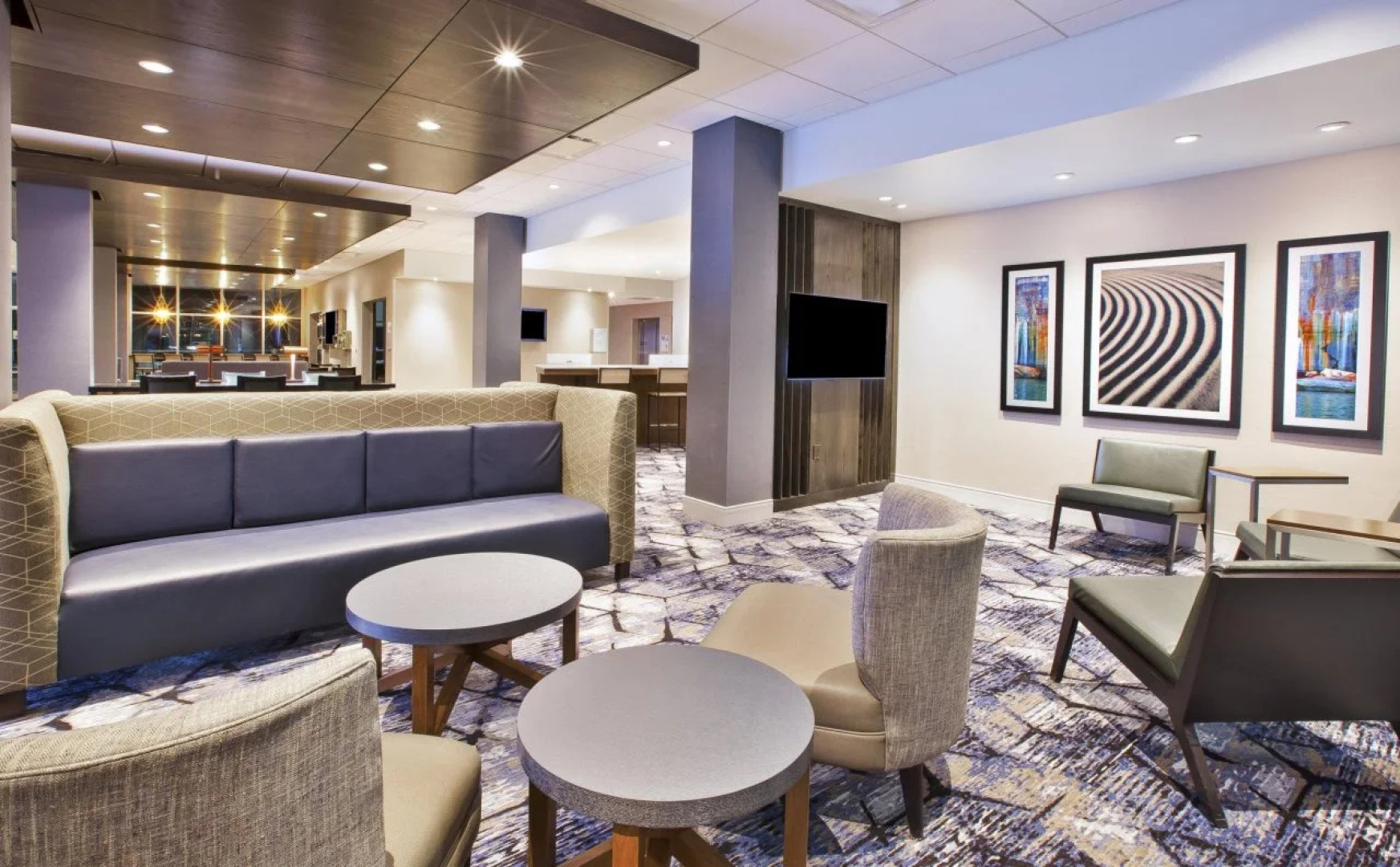 Holiday Inn Express & Suites Okemos - University Area by IHG