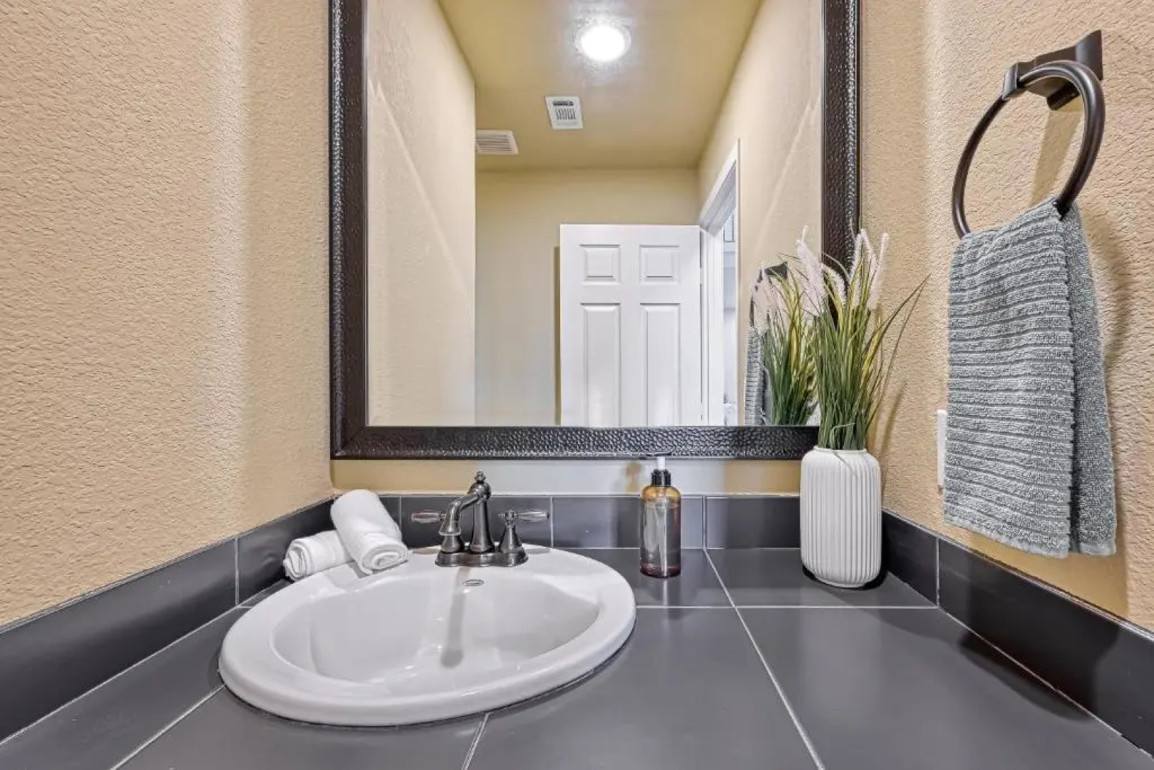 Summertime Near Kemah, Waterfront, Hot Tub, Game, Fishing