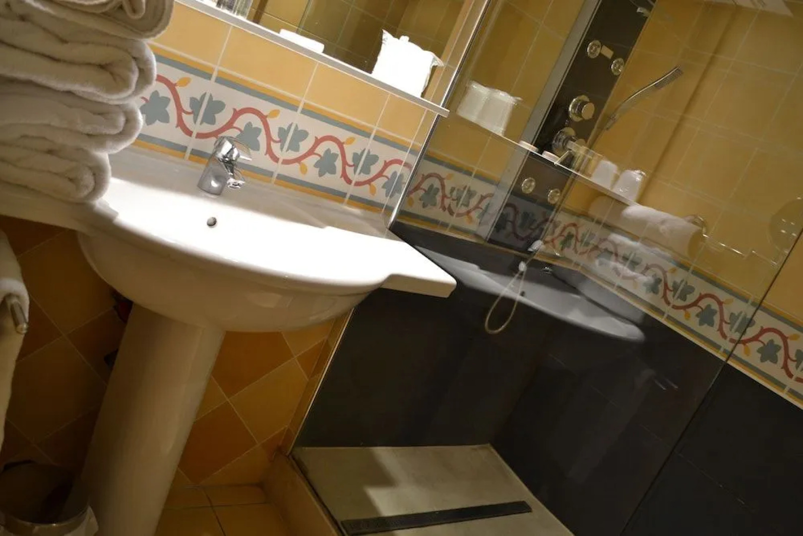 Les Feuilles dAcanthe