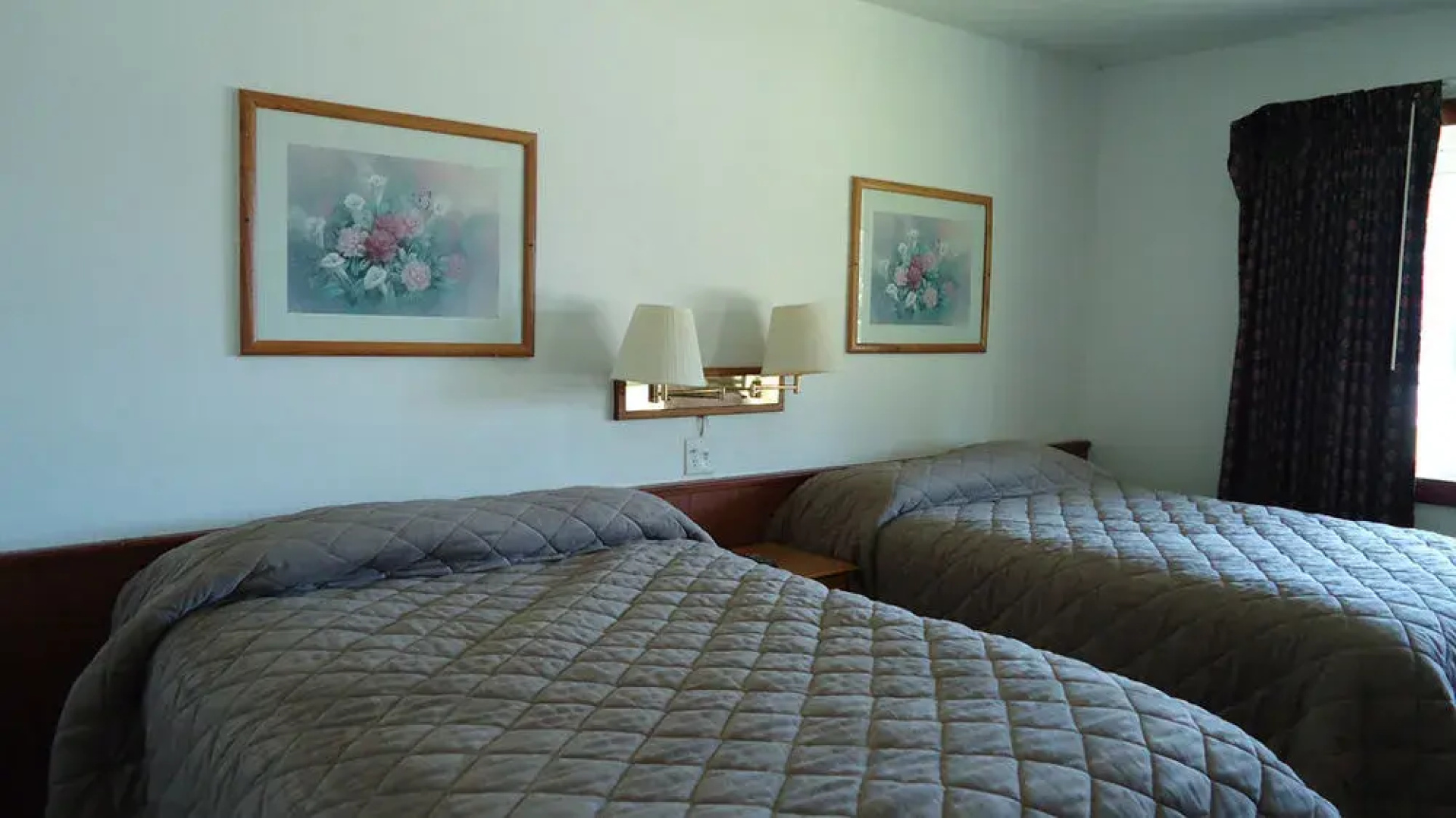 Spinning Wheel Motel