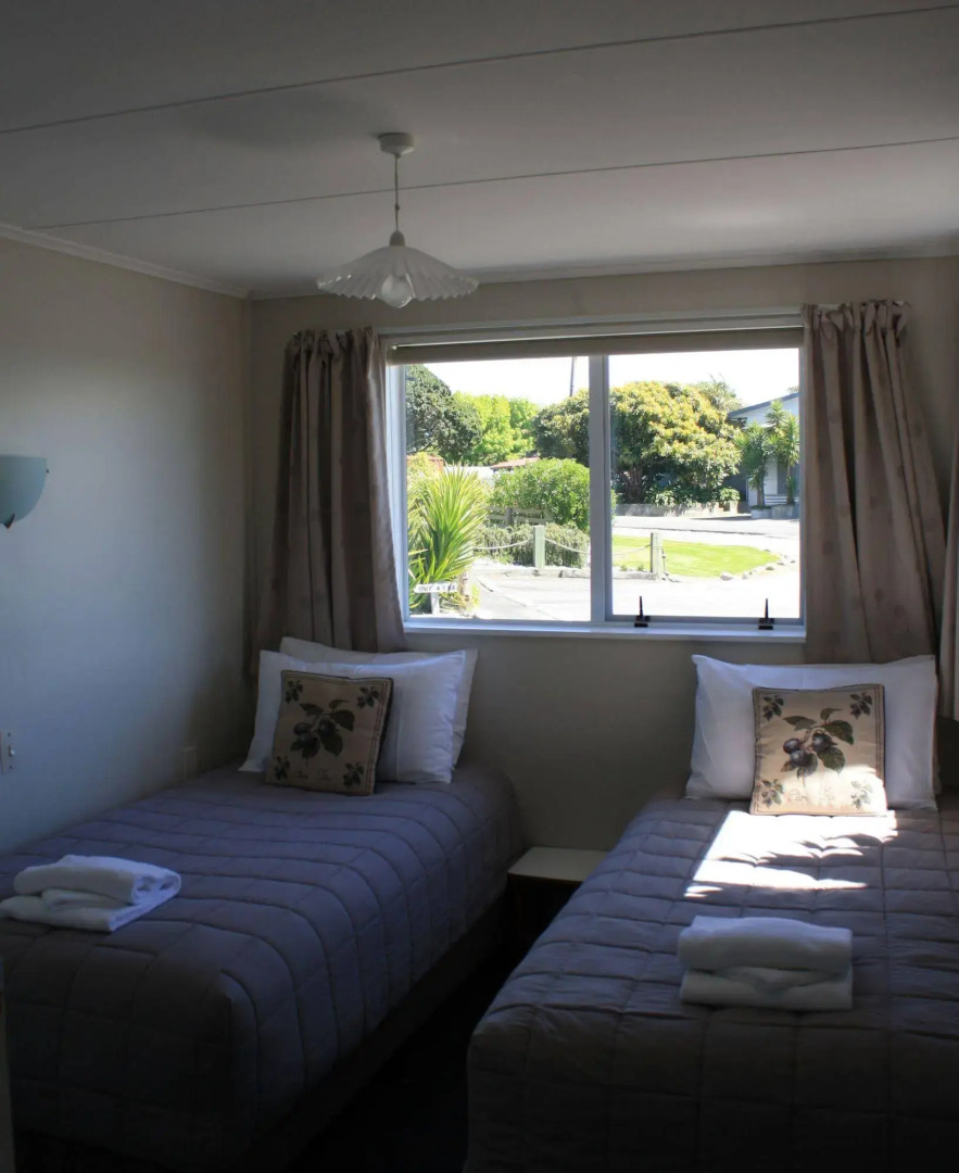 Pohara Beachfront Motel