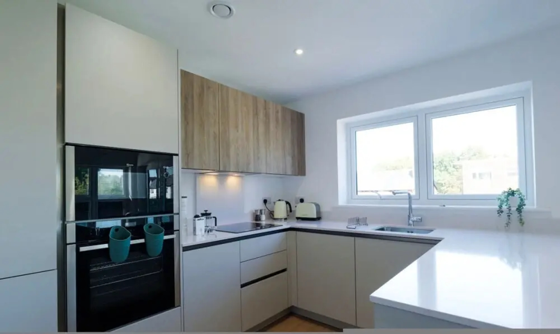 Luxury Manchester Apartment - Pink