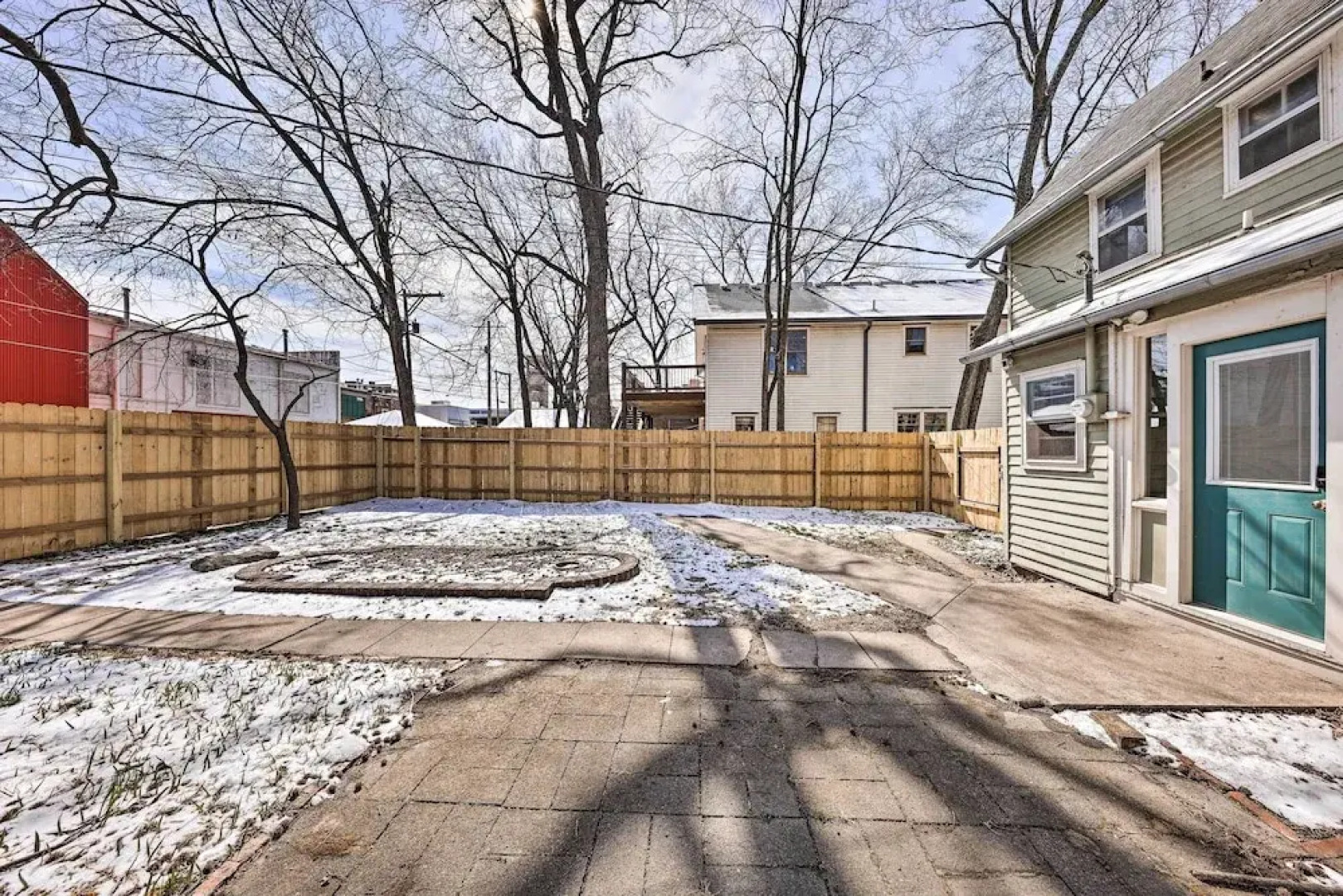 Newly Renovated Home Close to Dtwn Lawrence!