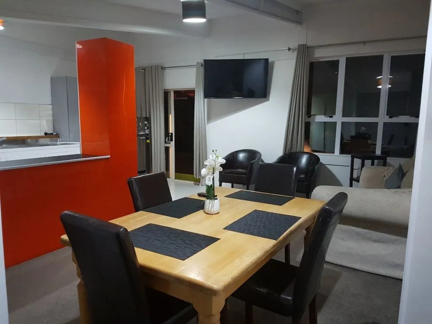 Forbes Grove Budget Private Rooms