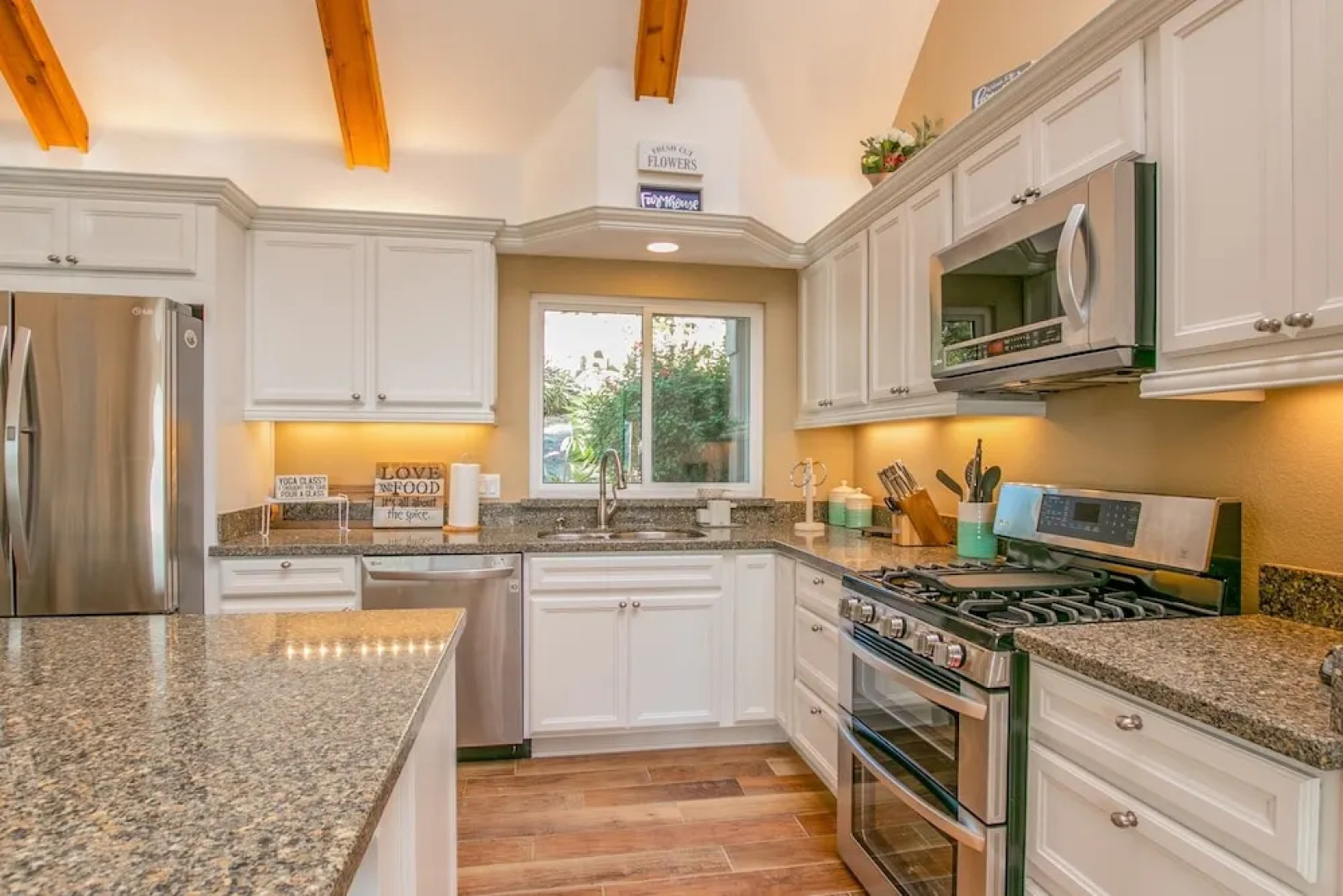 New Listing! Rainbow Heights W/ Hot Tub 4 Bedroom Home