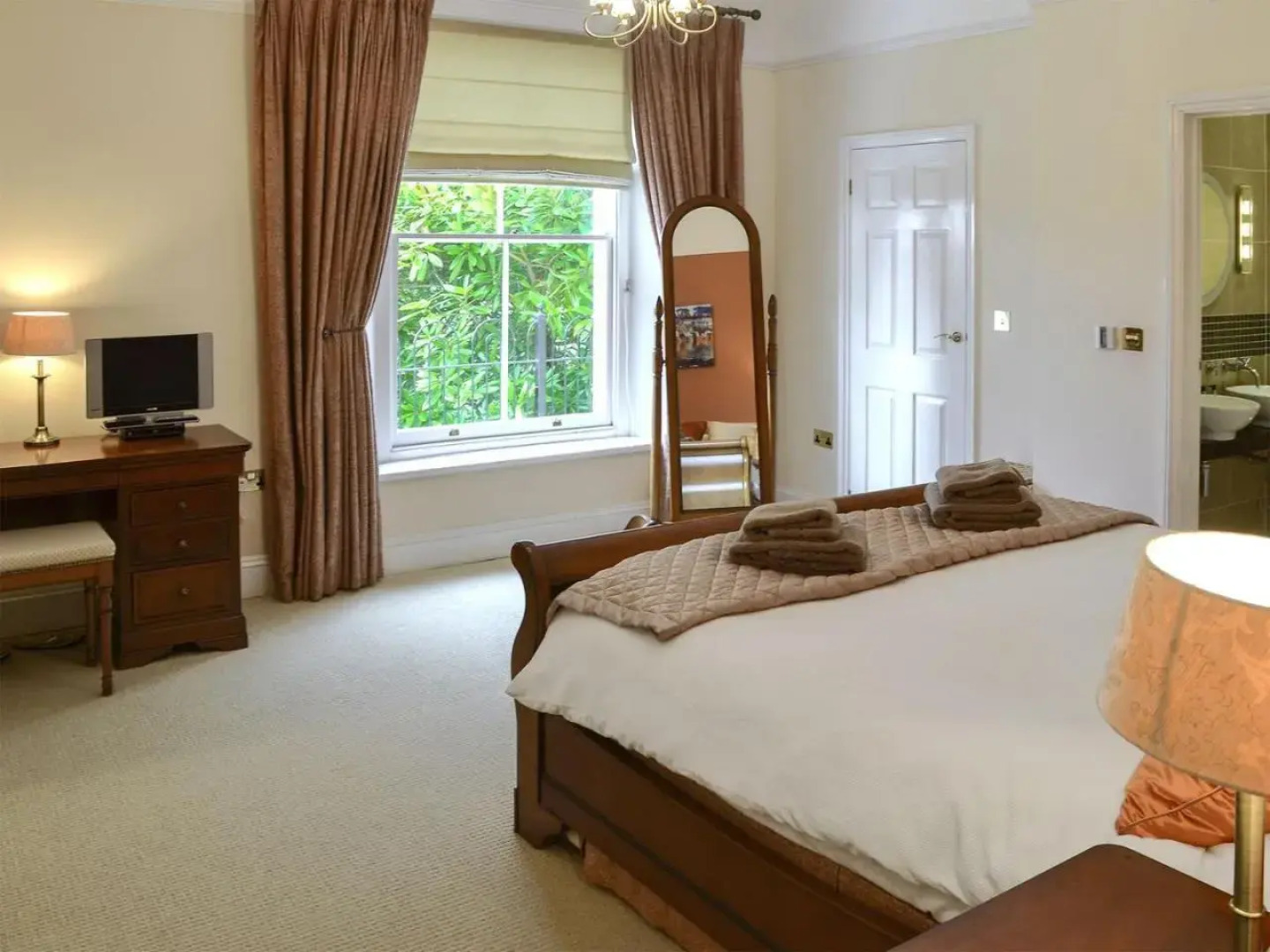 Carnethic House - One Acre View