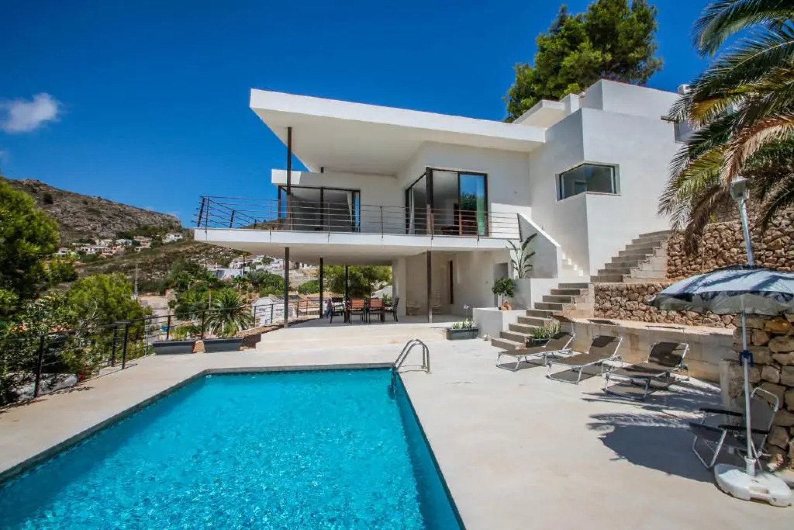 Laja - panoramic hillside holiday house in Moraira