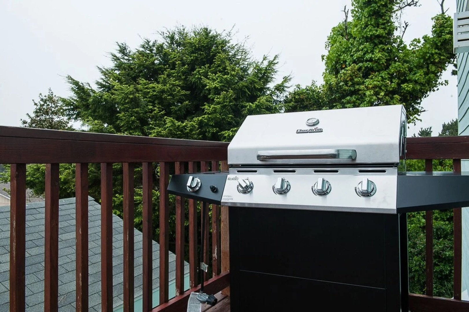 The Blue Crab 4 Br home by RedAwning