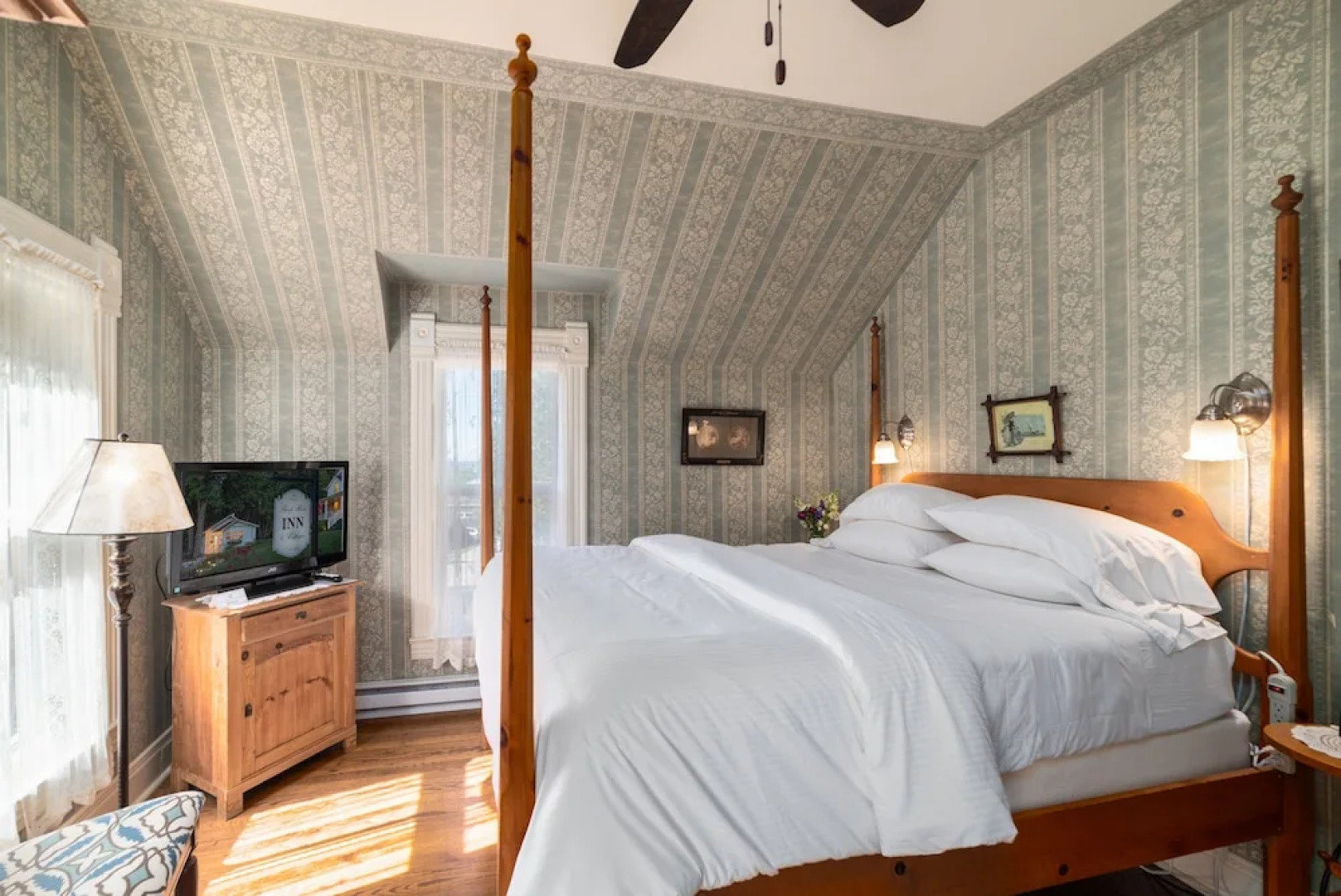 Thorp House Inn & Cottages