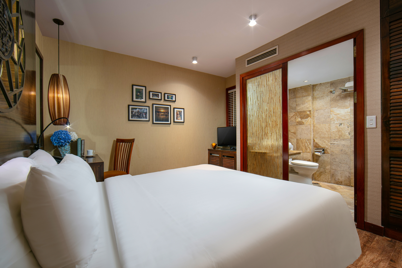 Oriental Suites Hotel & Spa