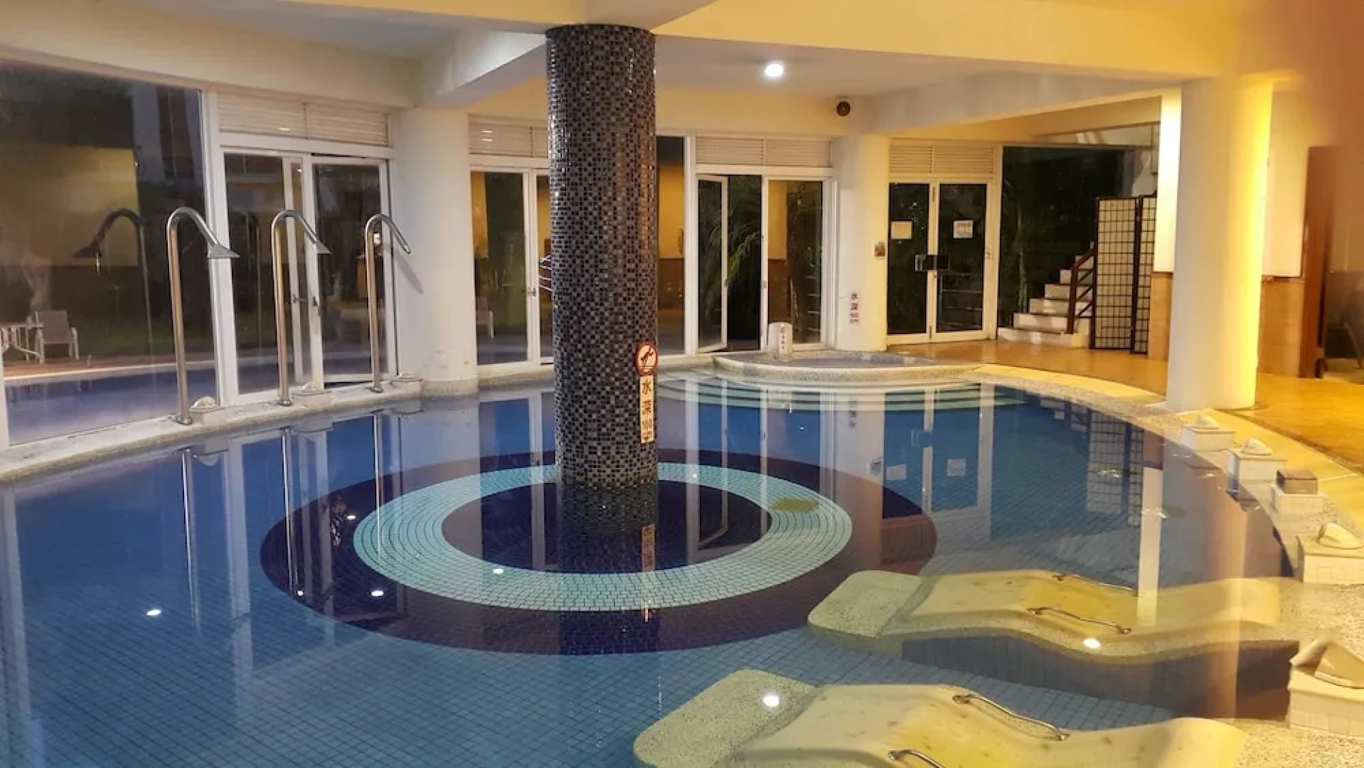 Yifeng Business Motel