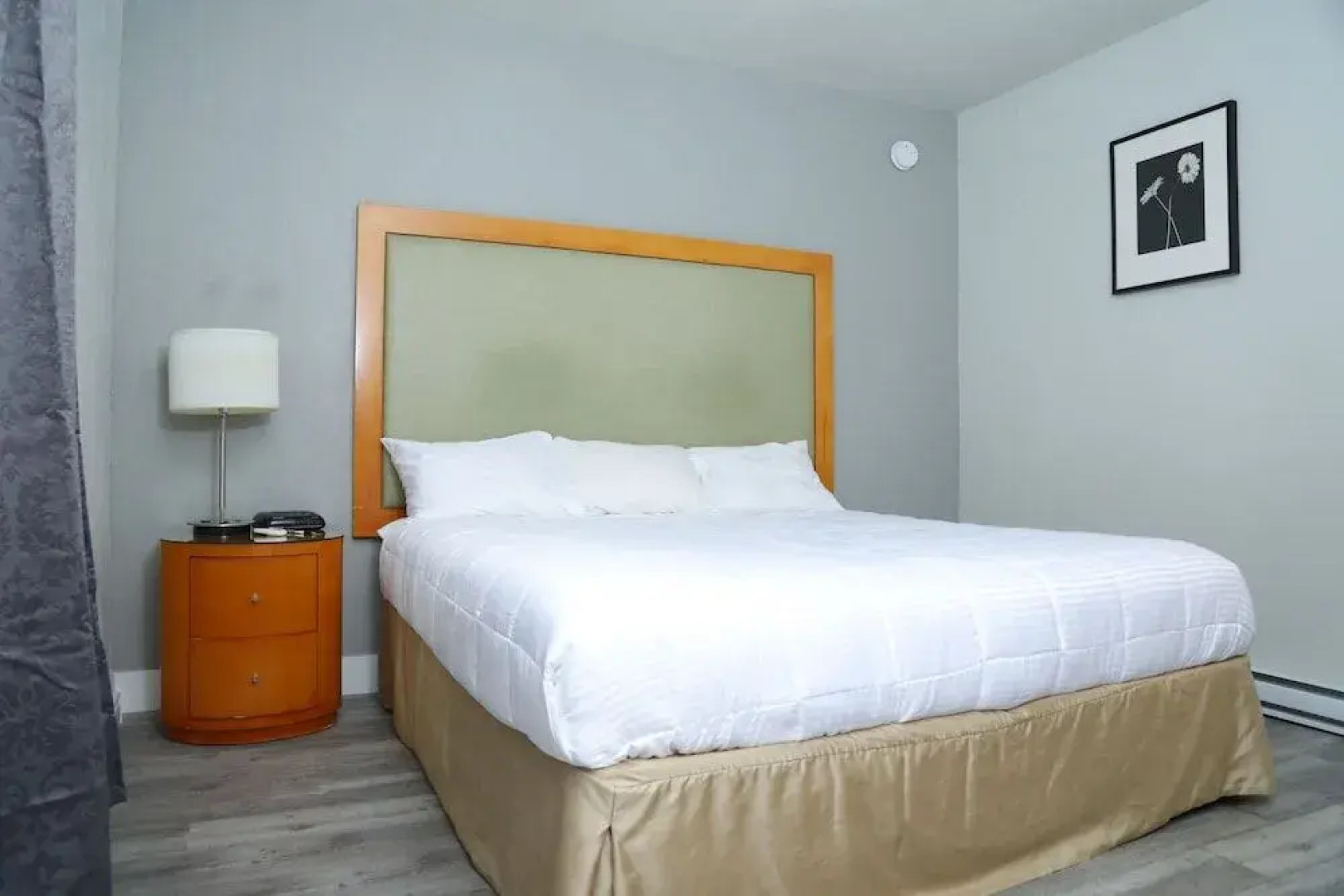 Queensway Court Motel