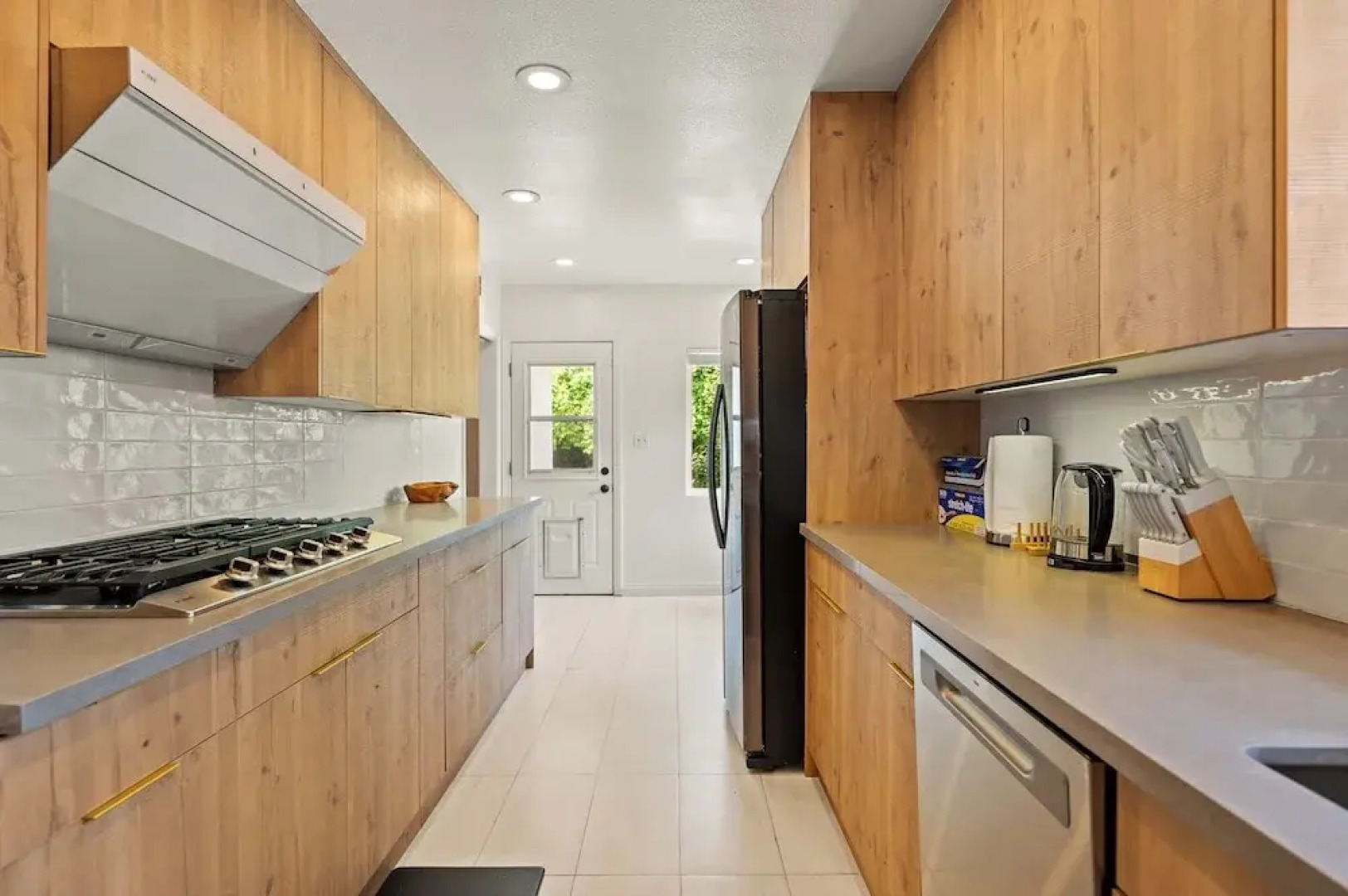 Modern Serenity Near LA Tranquil 3BR Stay