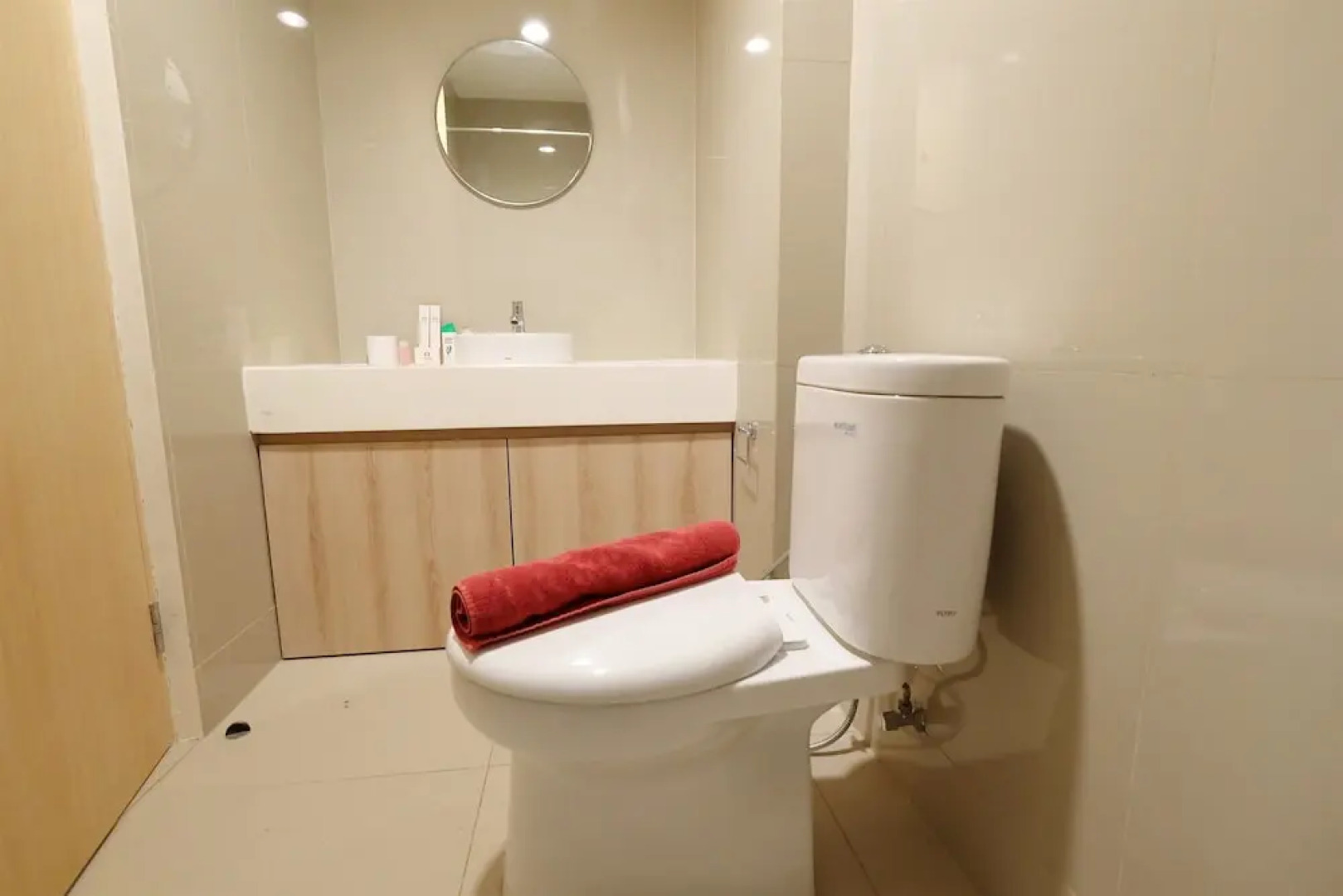 Classic Studio Tree Park Apartment near ICE BSD By Travelio