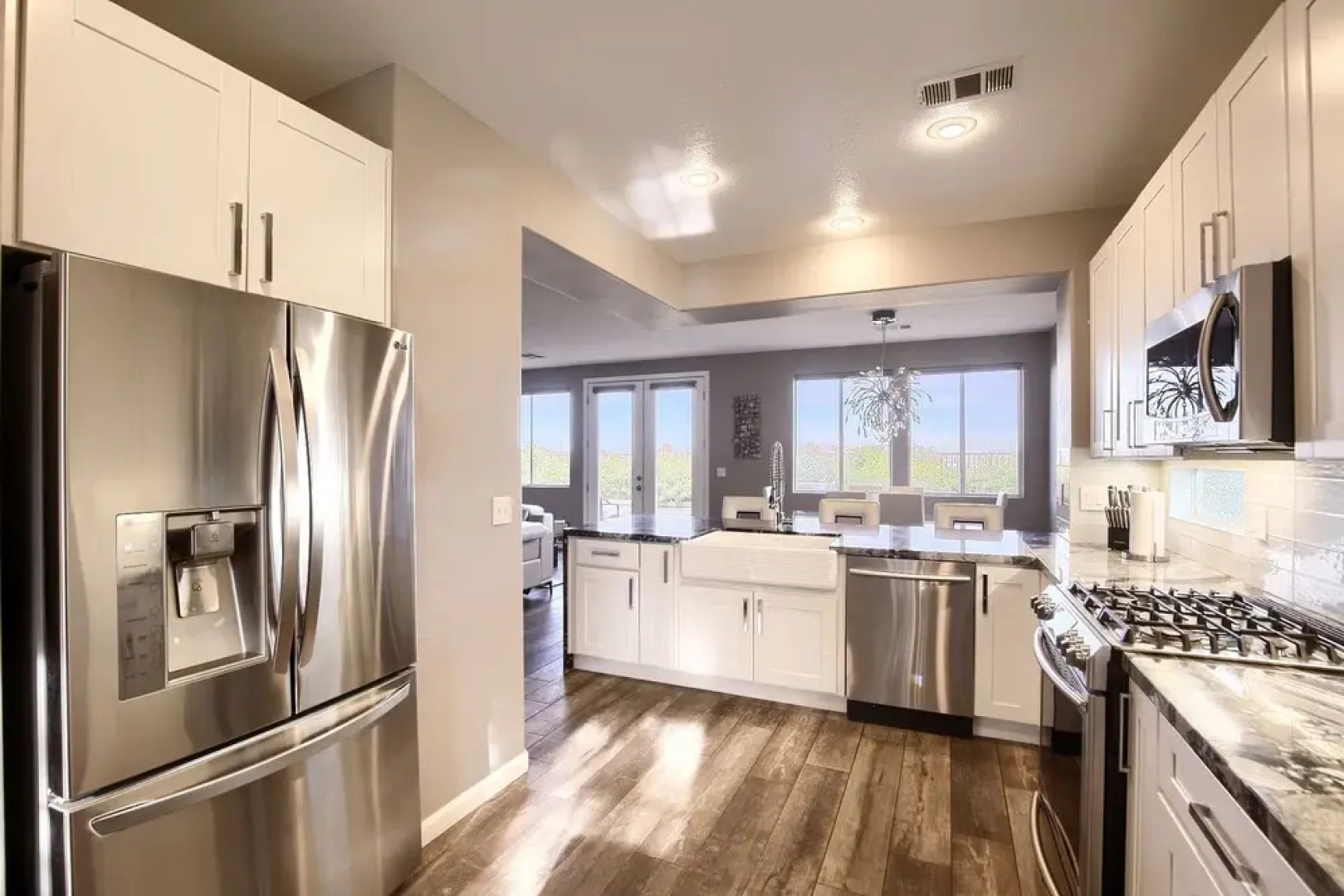 Nevada Elegance Newly Upgraded, 20 min From Strip!