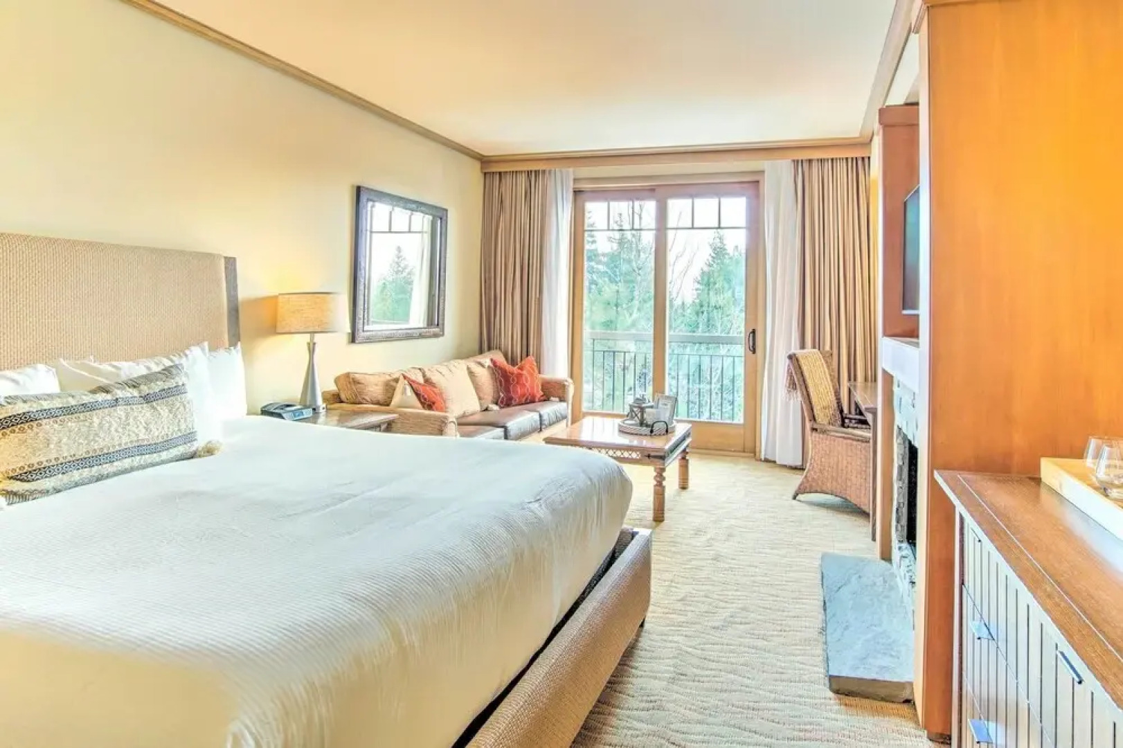 Stunning Cle Elum Studio With Juliet Balcony!