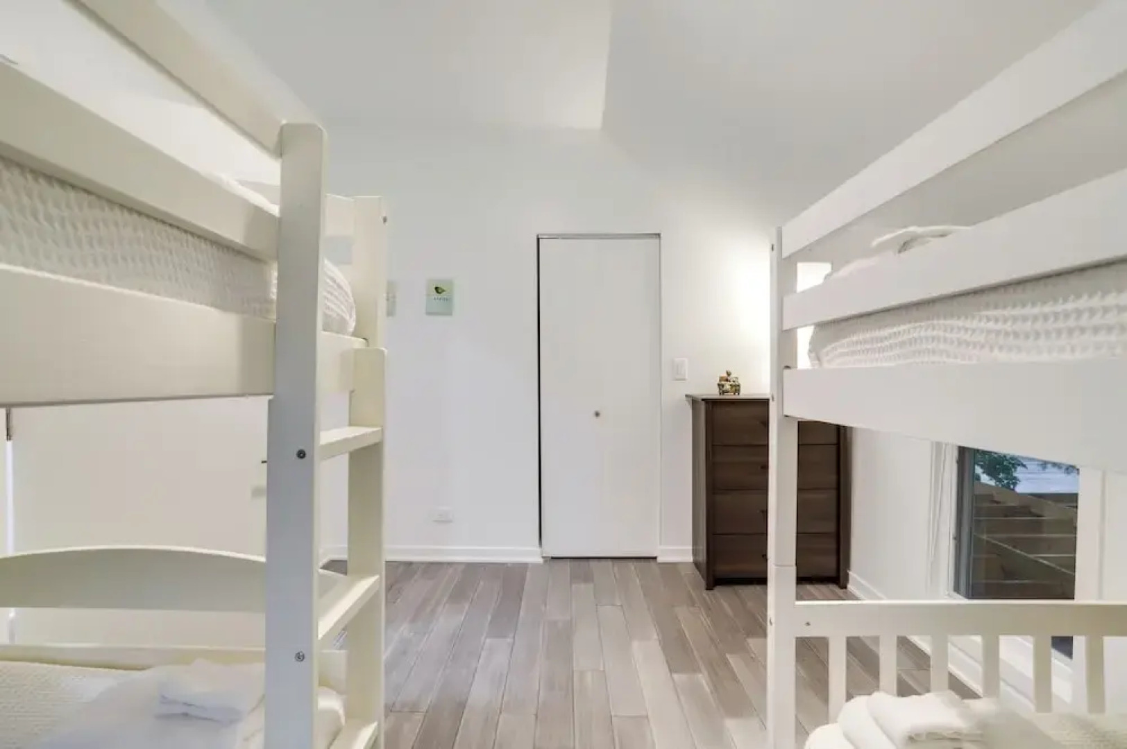 South Haven Oasis - Private Hot Tub, Pool & Grill!