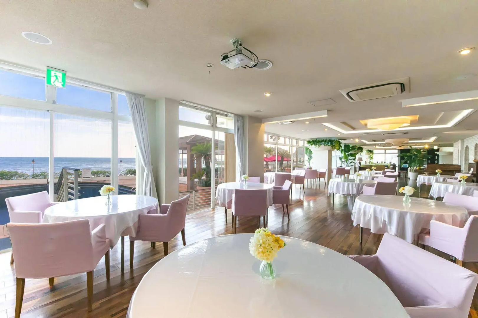 Sayan Terrace Hotel & Resort