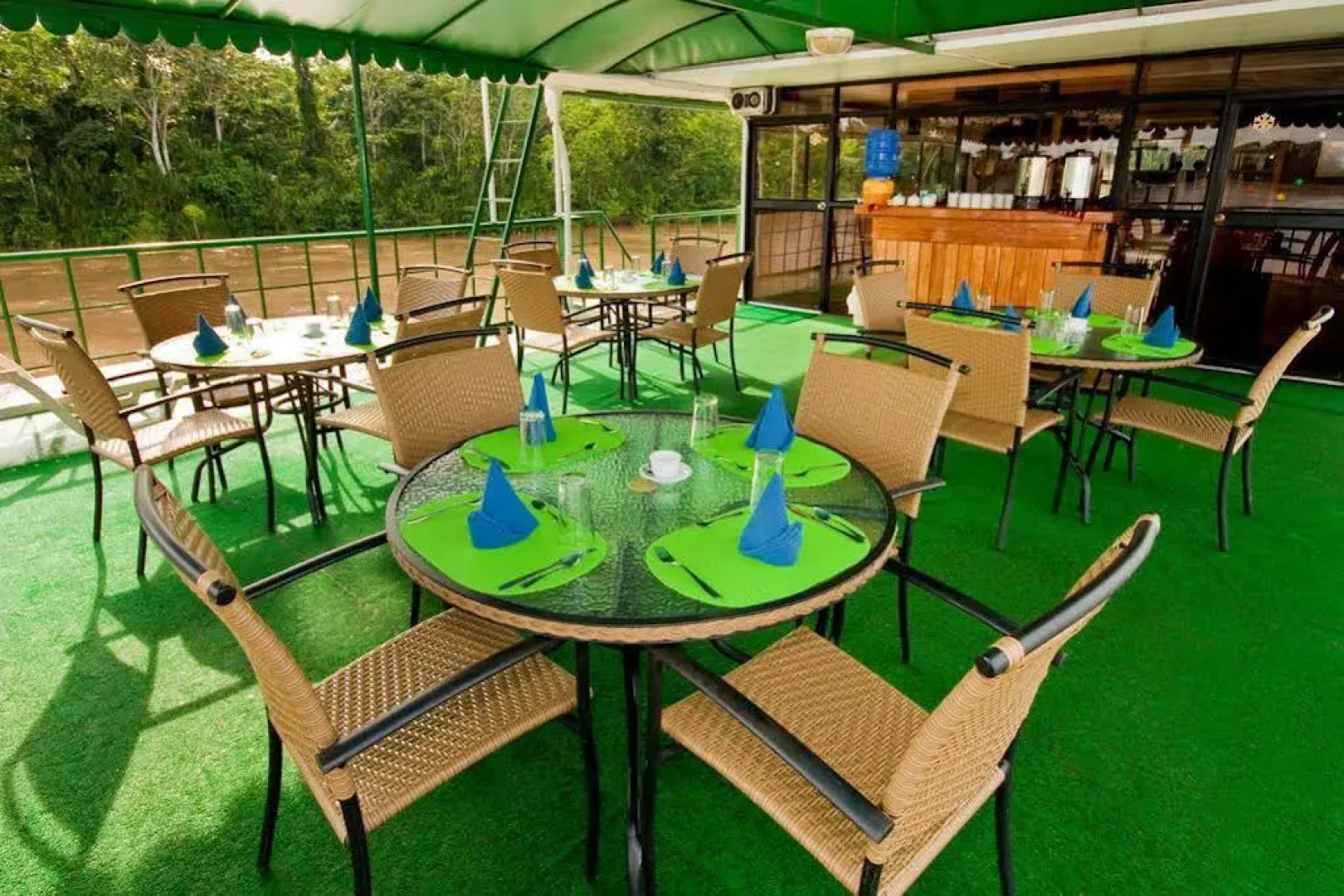 Manatee Amazon Explorer