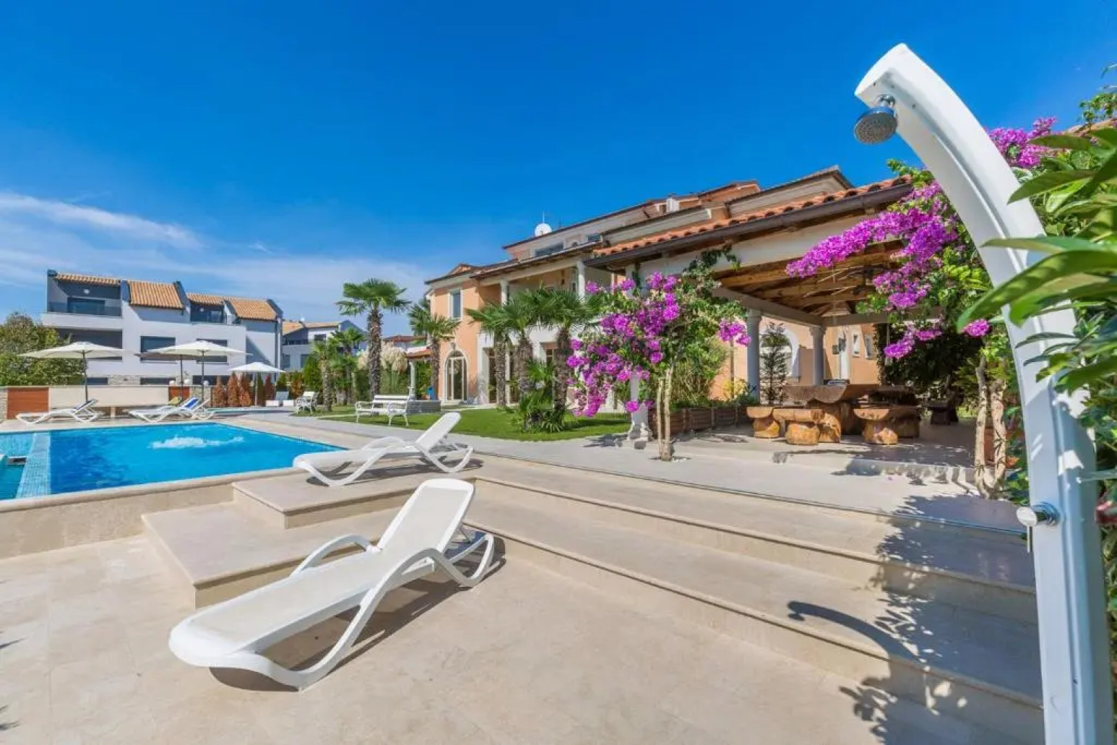 Apartments Fiorido 113