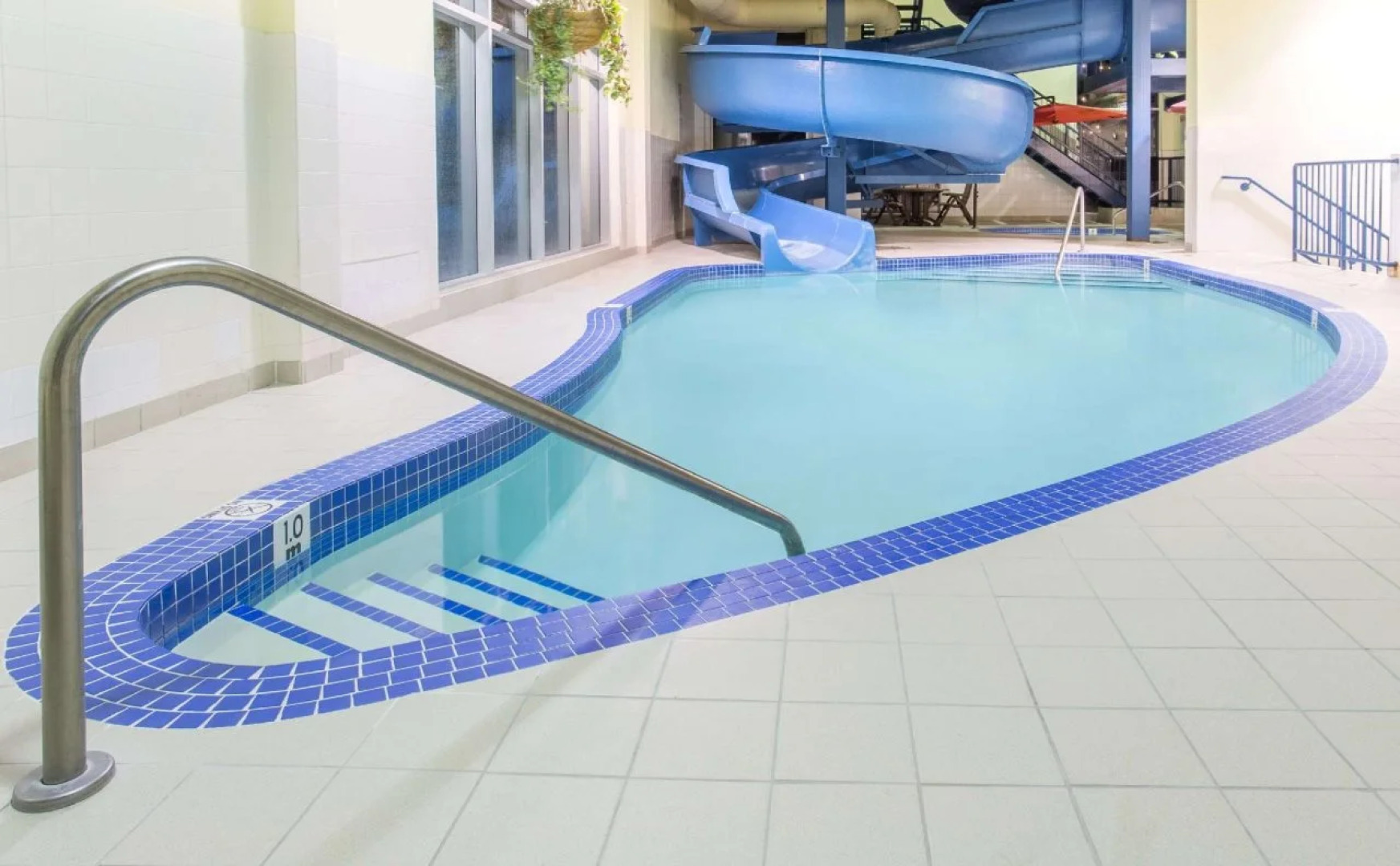 Canmore Inn & Suites