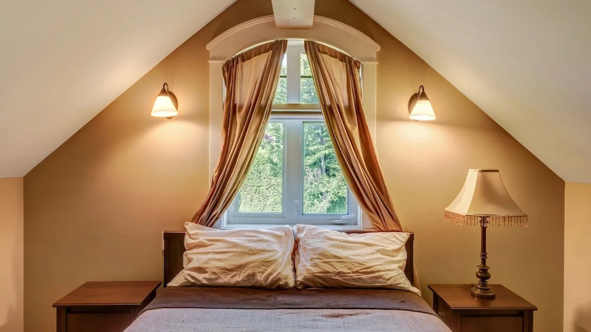 Parker by the Sea - Quaint Apartment with Beach Access