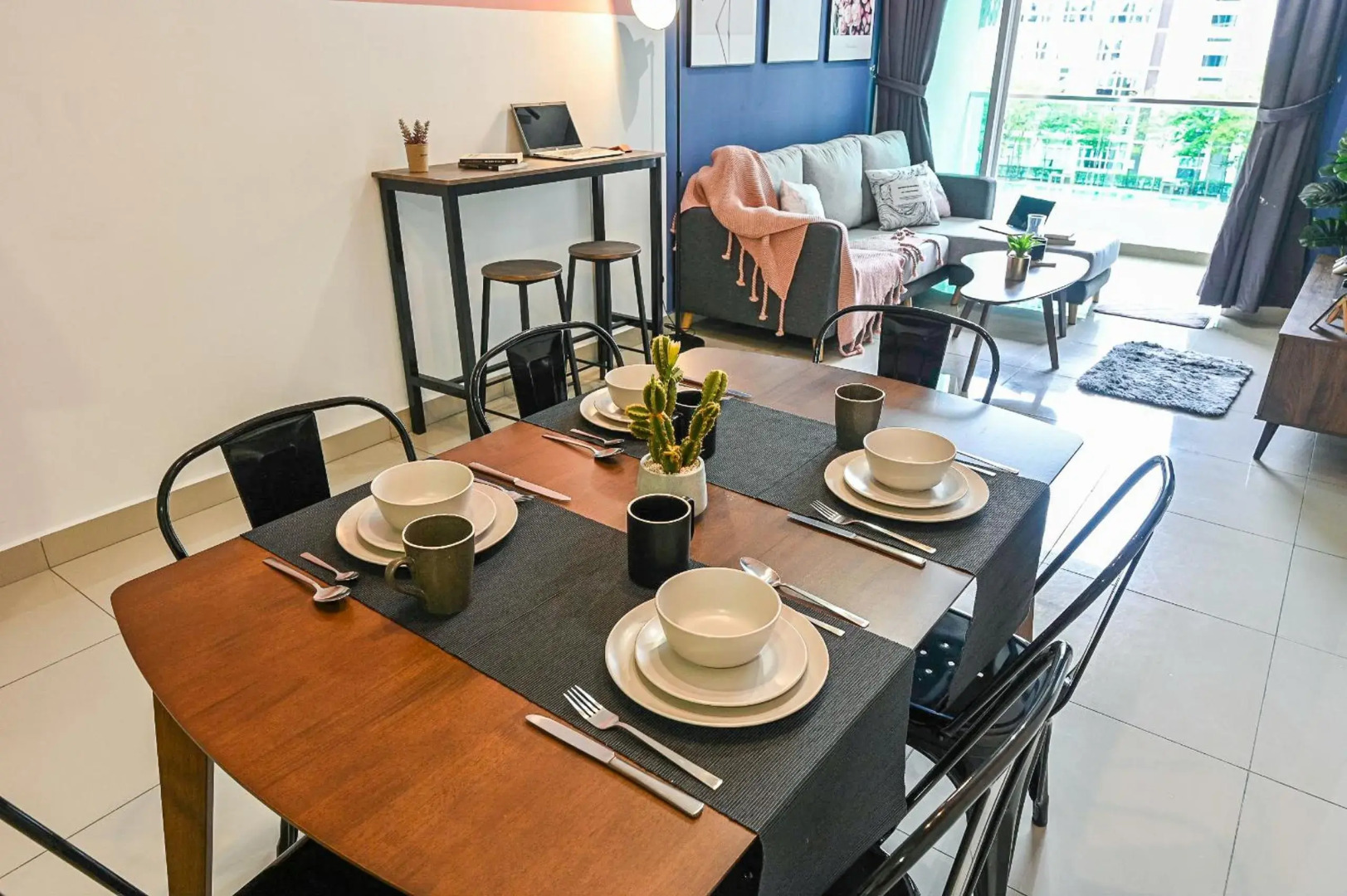 Up to 10PAX , Beside GEM IN MALL, Cyber@KLIA@Putra