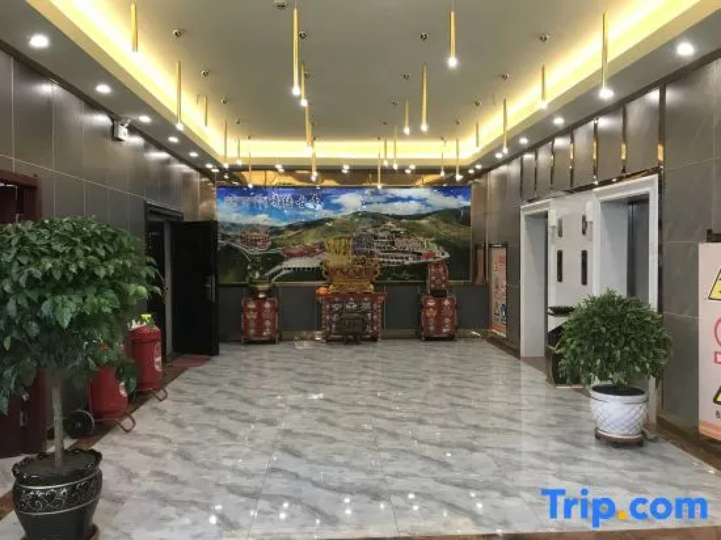 Yushu jiegu temple hotel