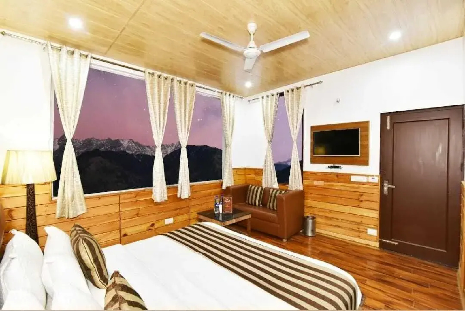 Hotel Divyansh By VRB Hotels