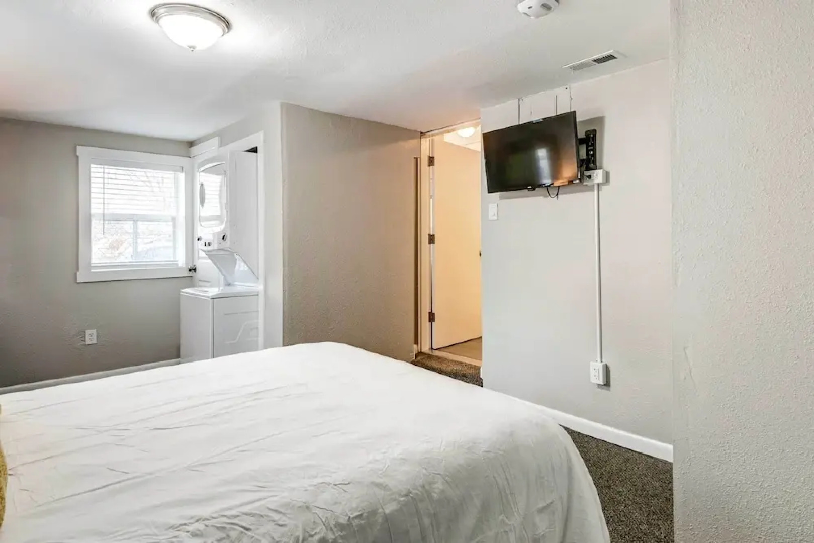 Cozy Ogden Cottage: 1 Mi to Downtown!