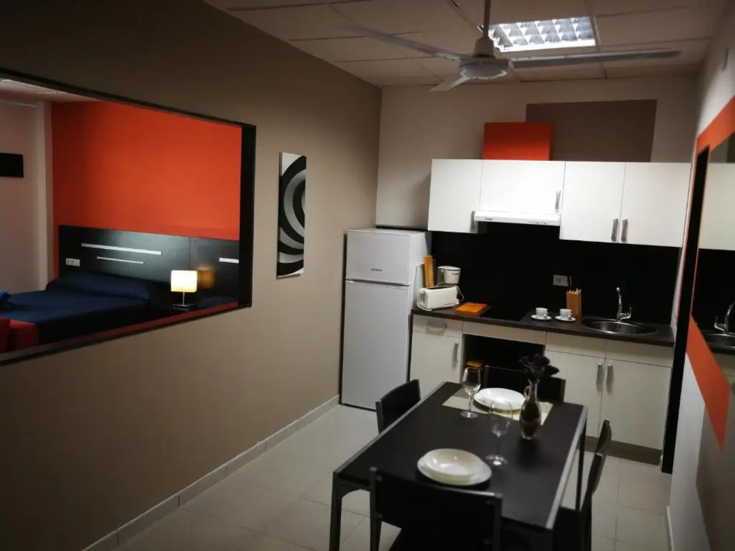 1V - Luxury Apartment Near Beach