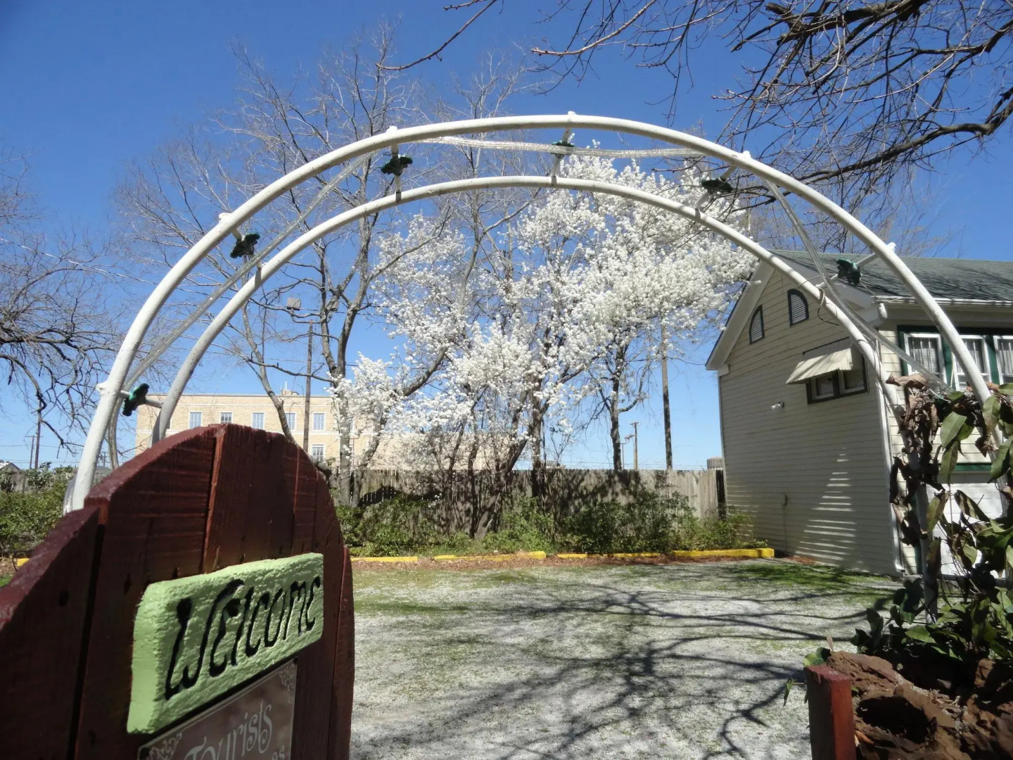 Historic 1859 Woldert-spence Manor