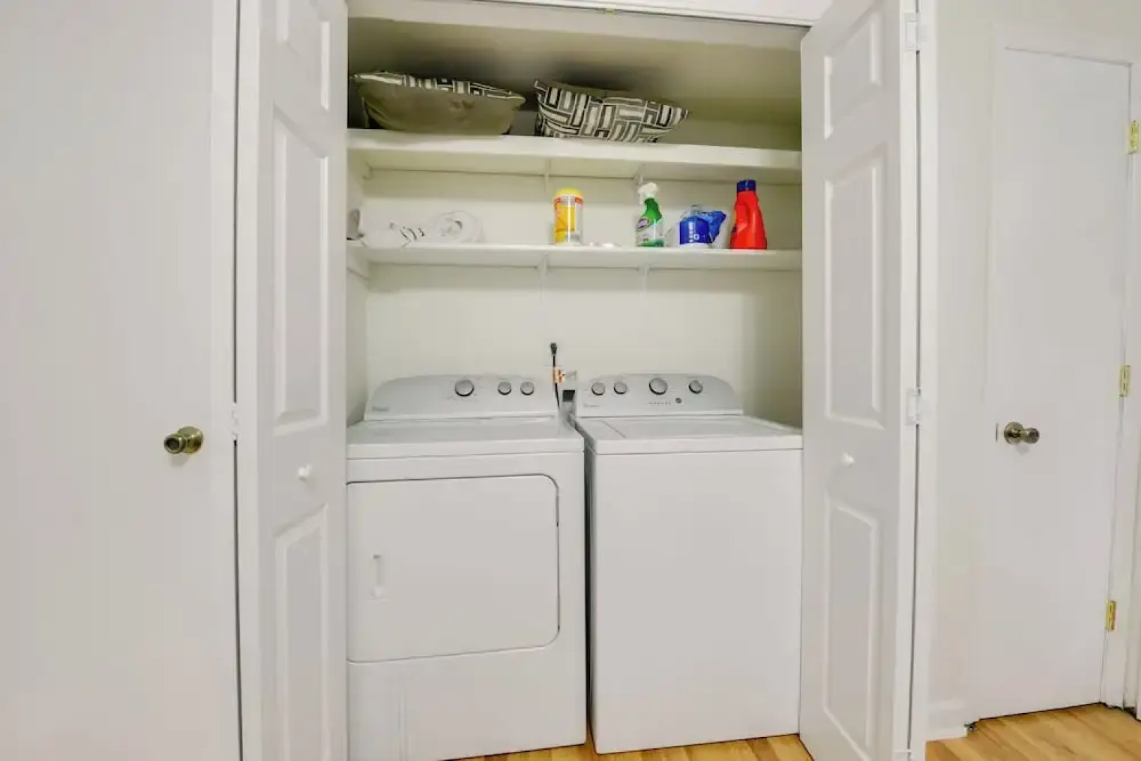 Cozy Cary Abode ~ 10 Mi to Downtown Raleigh!