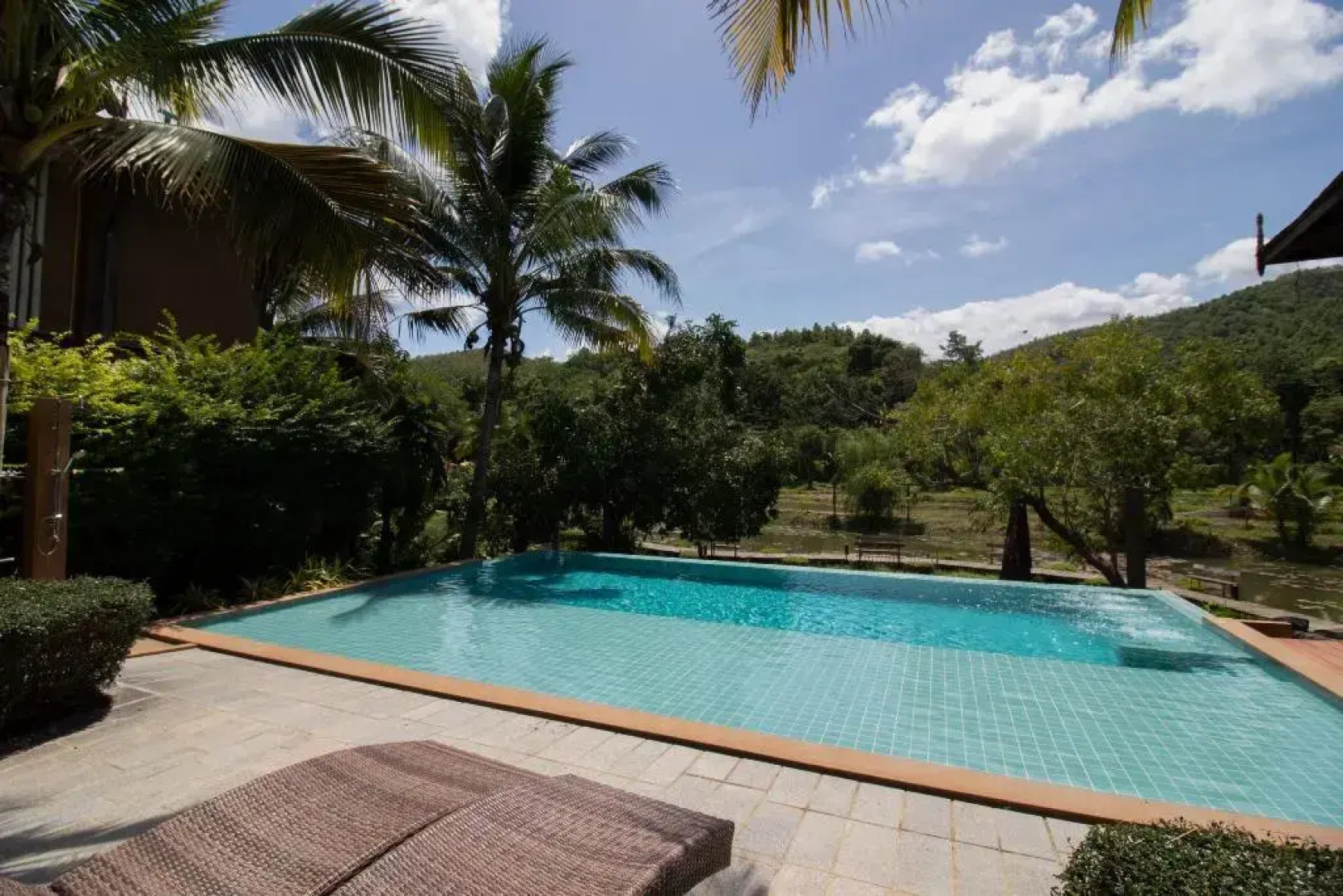 Royal Train Garden Resort By Zuzu