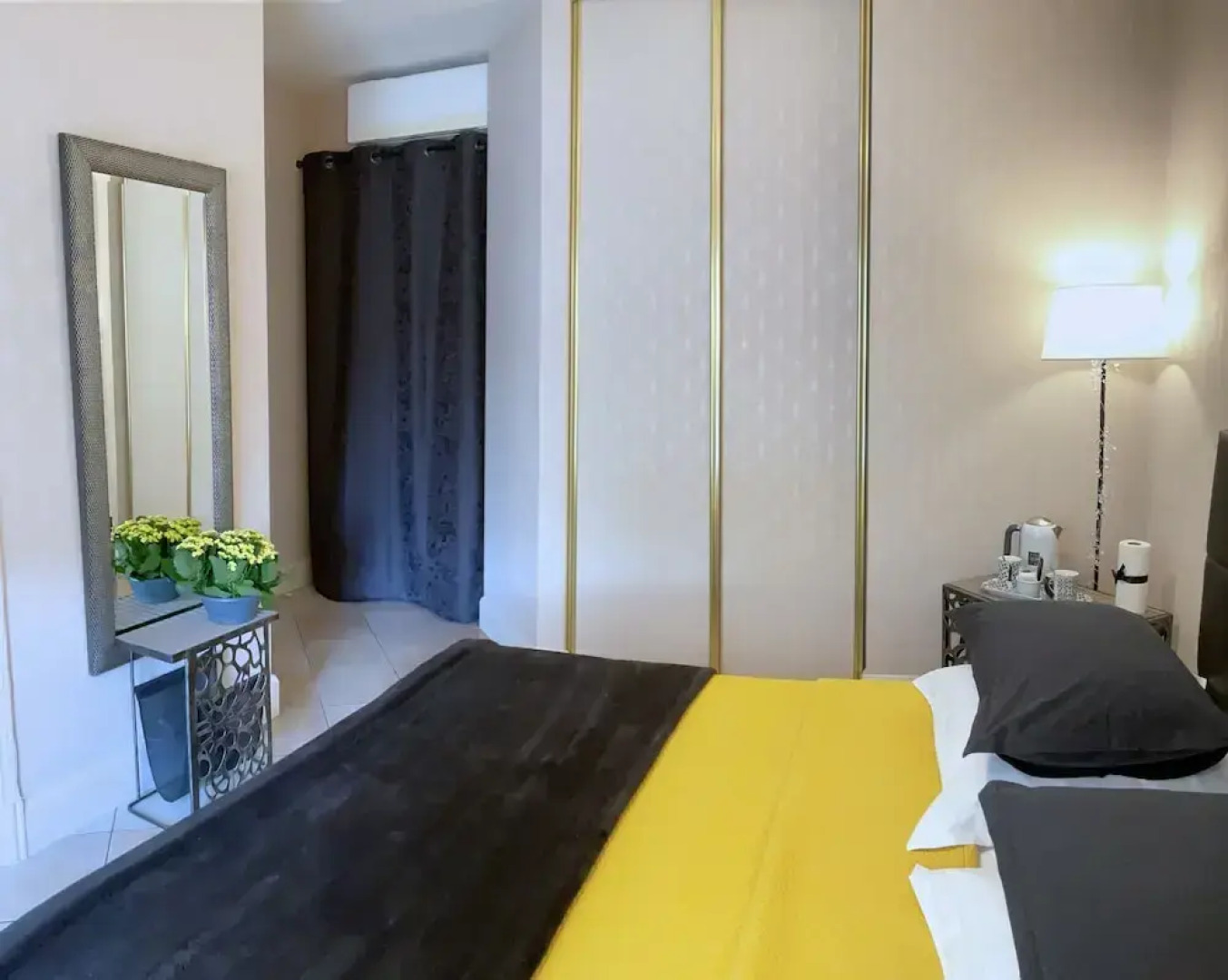 Villa l'Olivier, Chambre d'Hôtes Les Volets Bleus